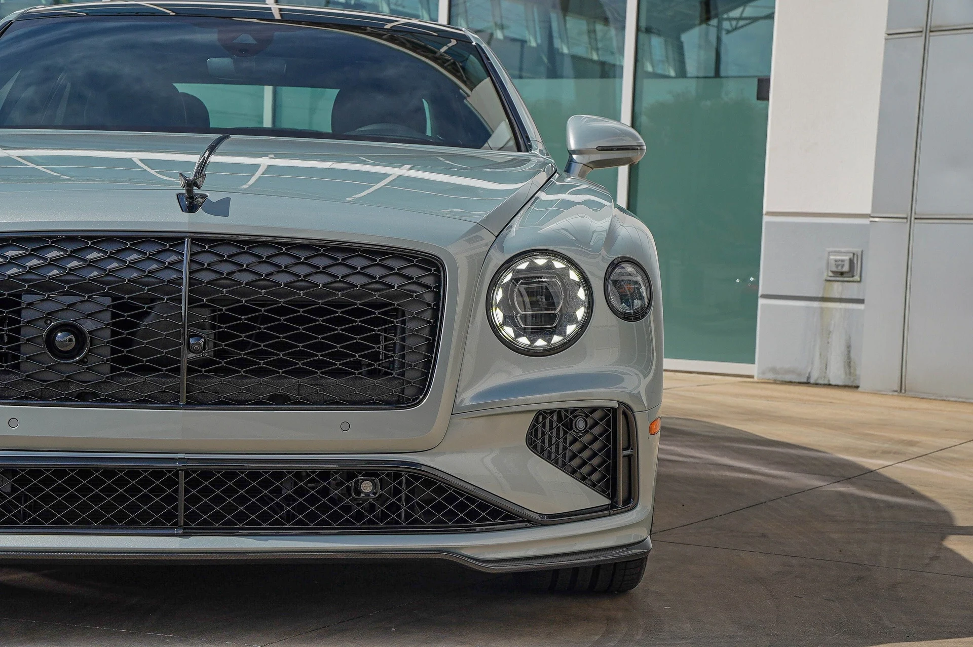 mph011_75042029_Hi_Tech_Luxury_Imports_LLC_SCBBR_6_ZG_7_TC_024366_image_11_a2bee77d4d