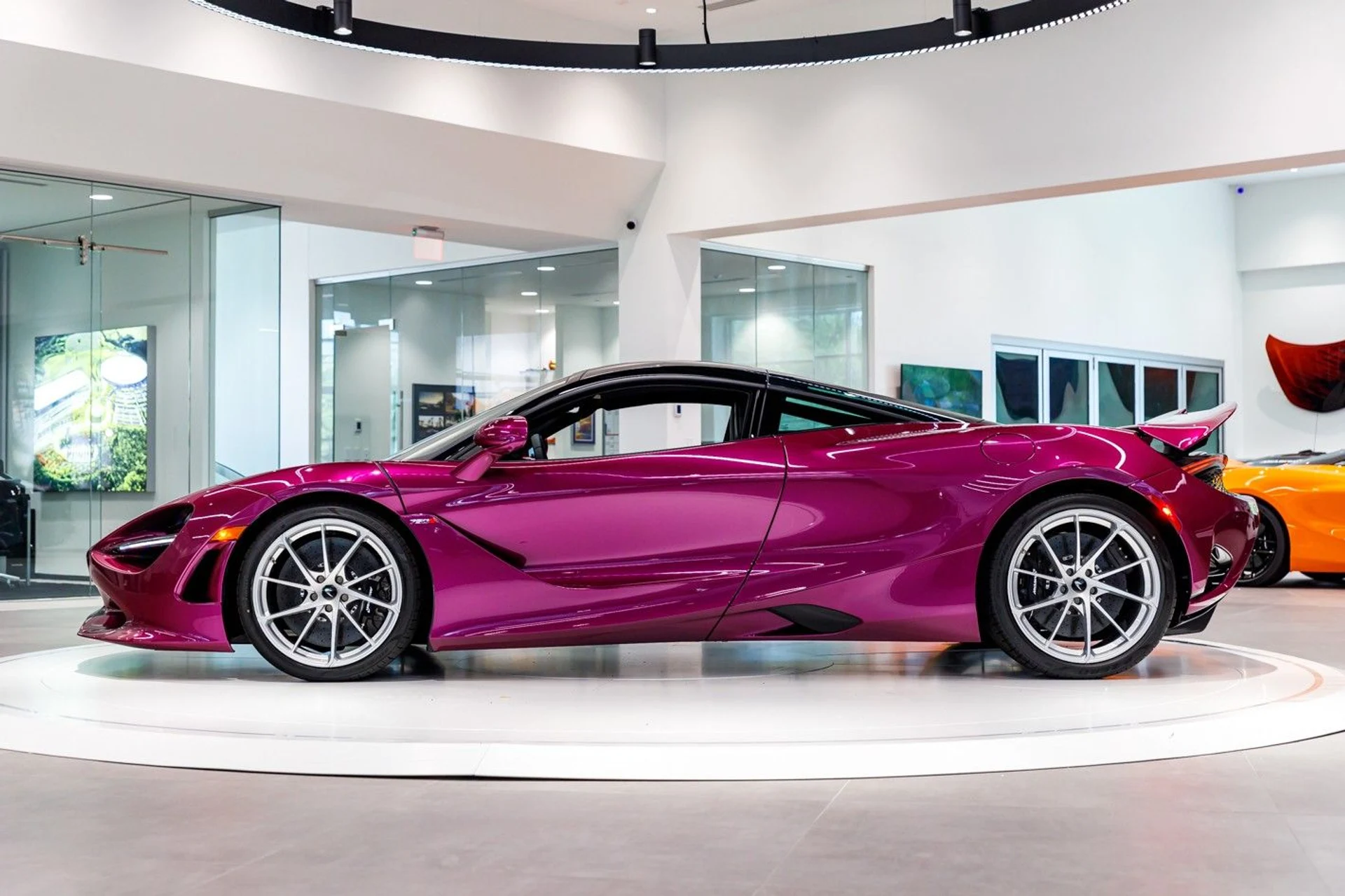 mph011_75095511_676_p12_l_6a669a0b50