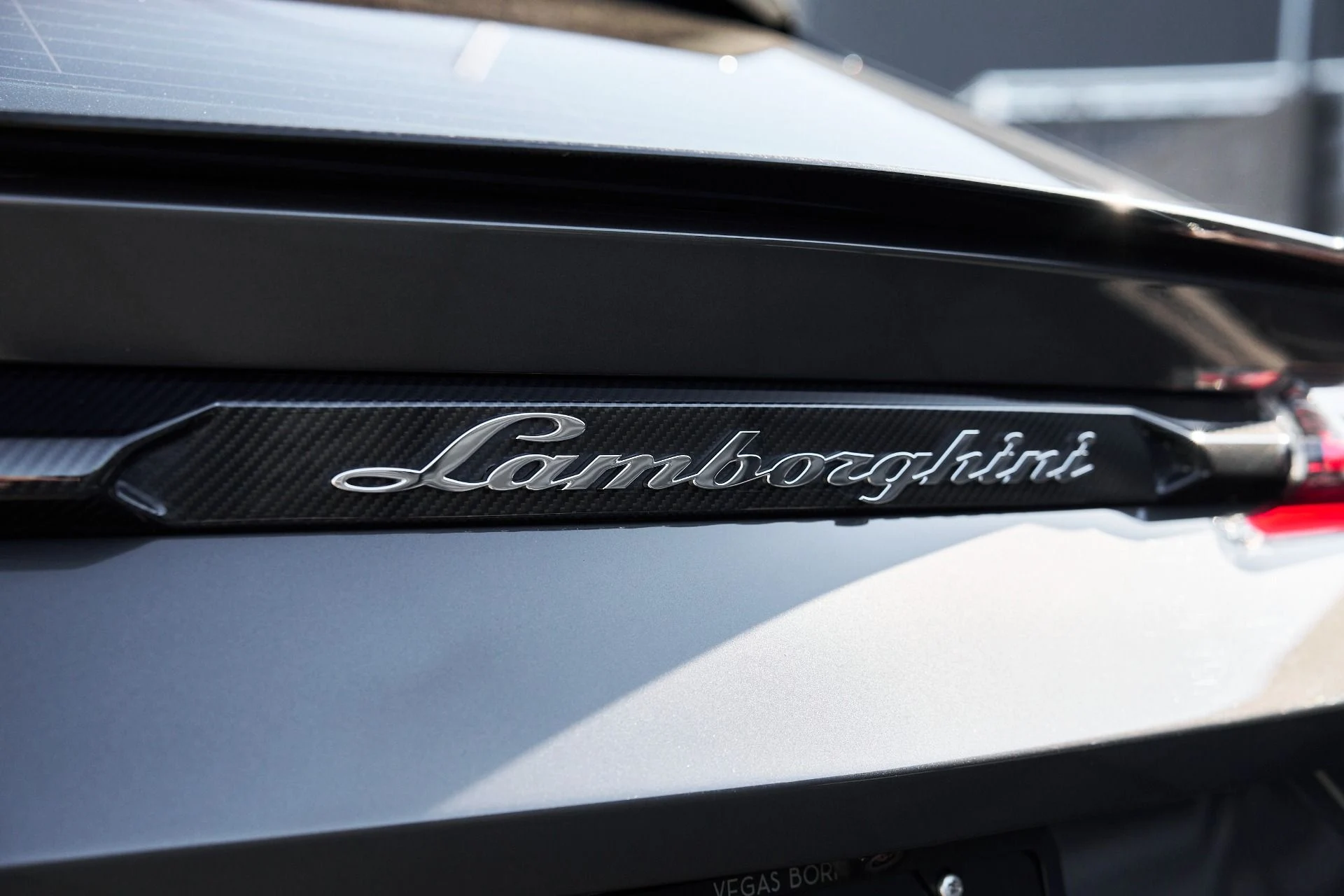 mph011_754177710_Used_2022_Lamborghini_Urus_Base_1759562022_e31d3f506c