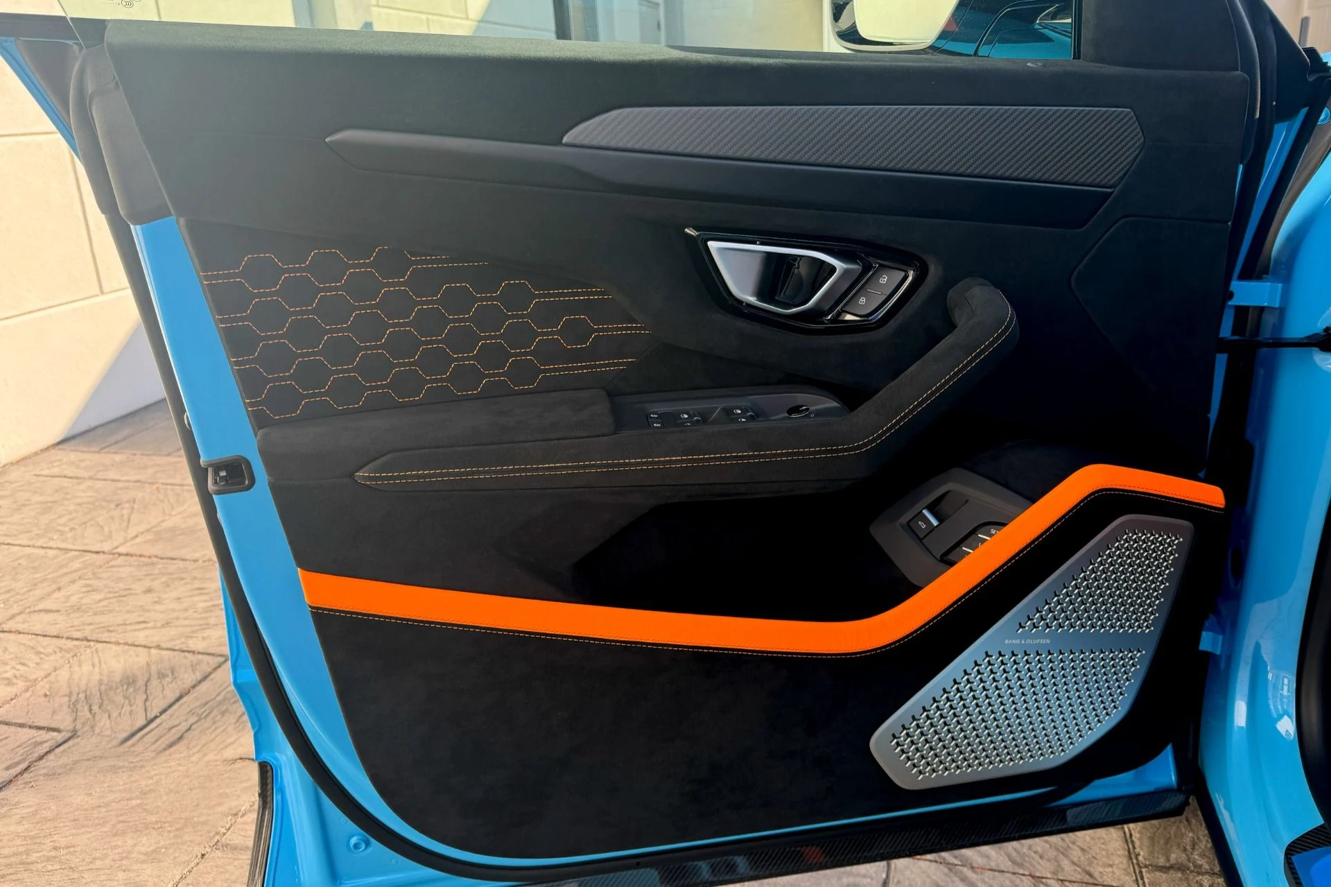 mph011_757021079_Used_2024_Lamborghini_Urus_Performante_1741002929_f41f7474fc