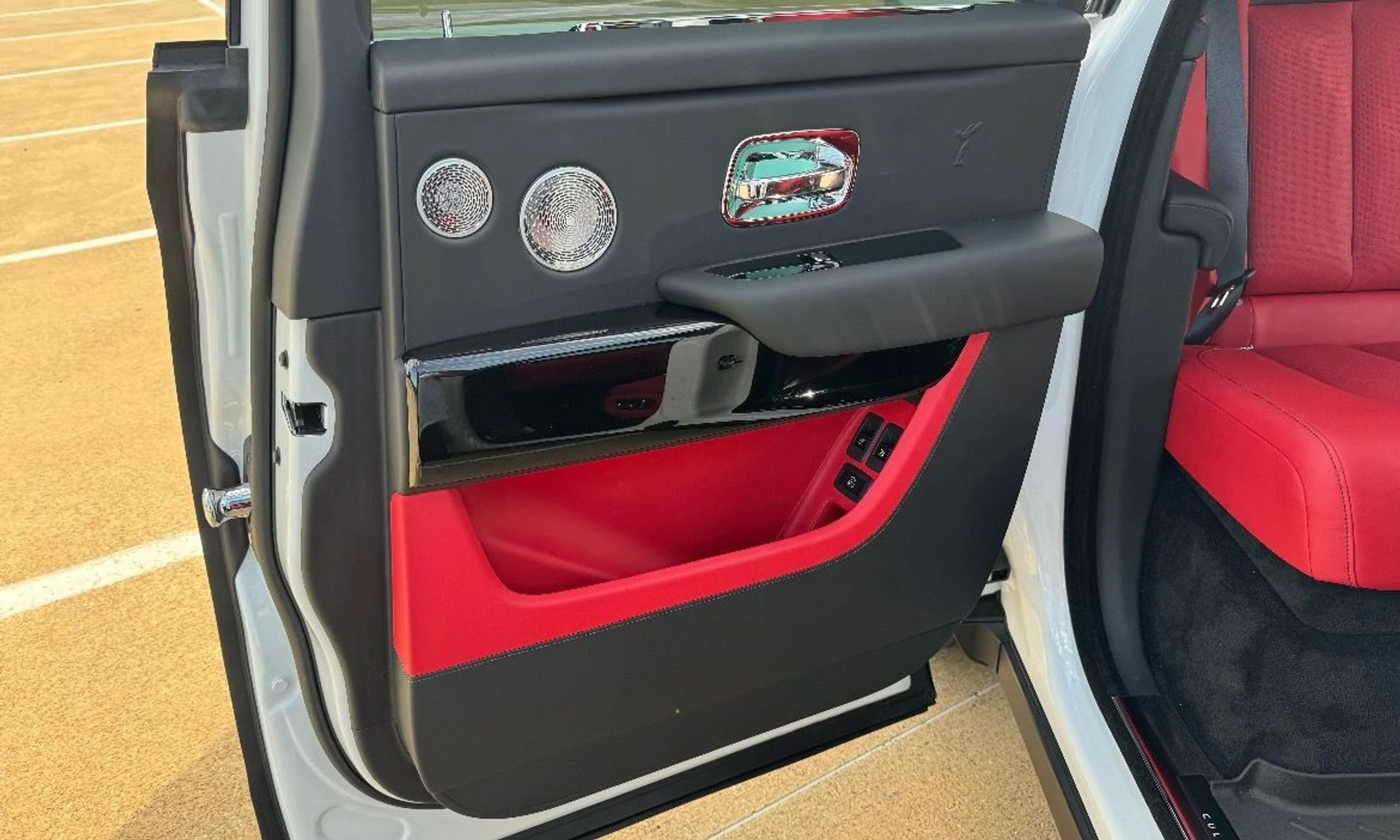 mph011_76058775_New_2024_Rolls_Royce_Cullinan_1762902486_2996fc4359