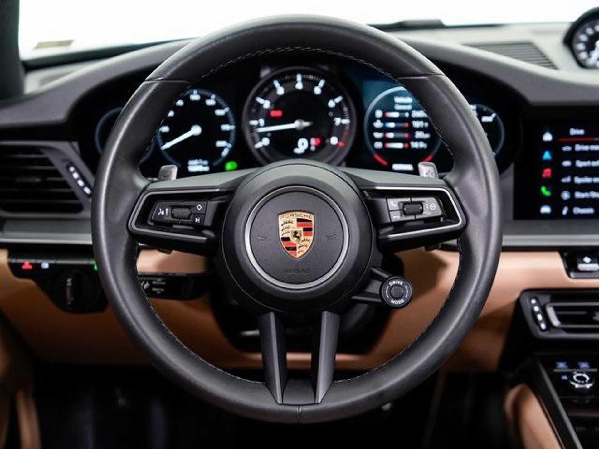 mph011_76934015_y_IJW_Sf_D_Sf_Cv_GE_18a_Qrv7xy_Zcais_01714ca29d