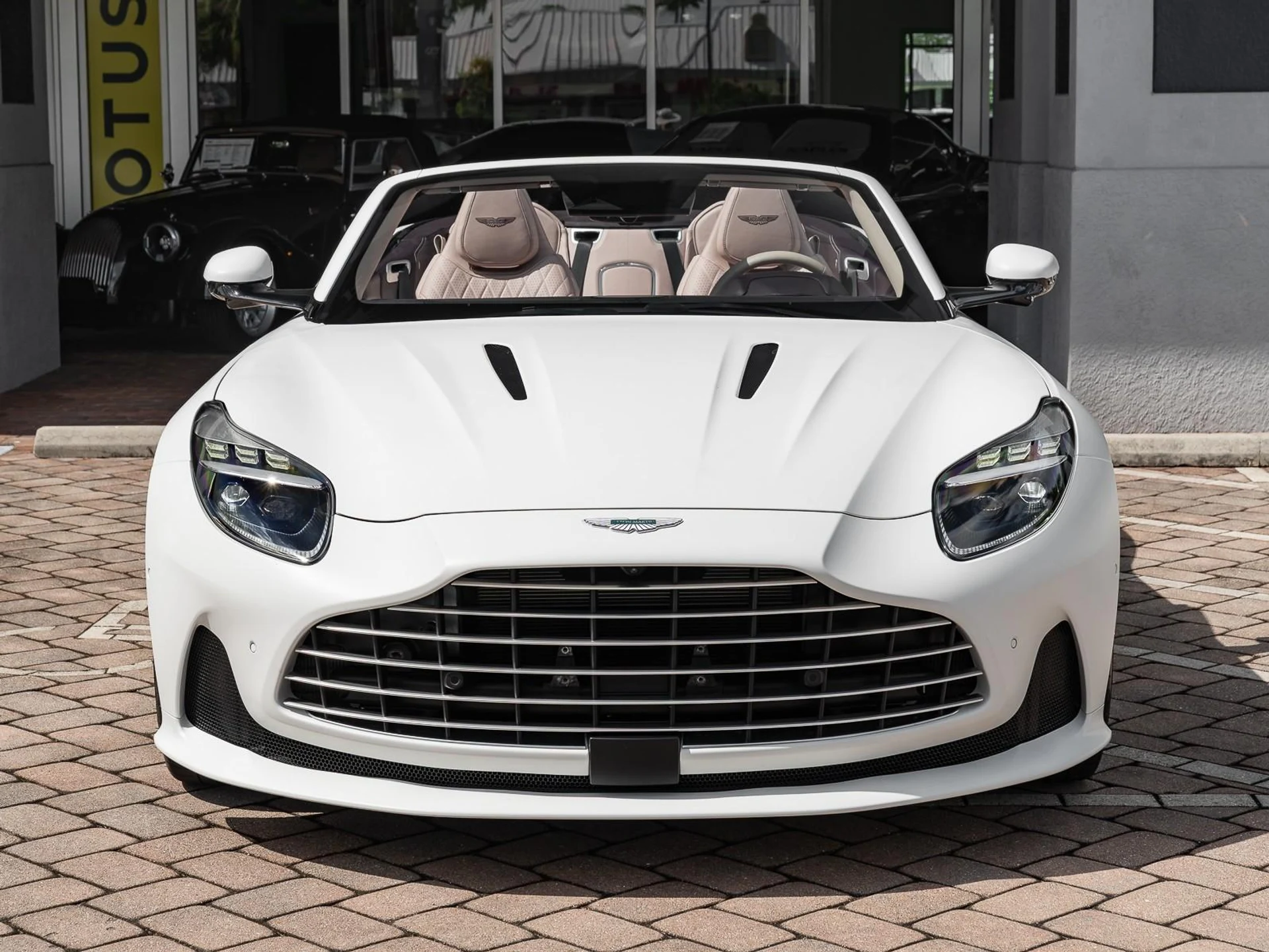 mph011_771614304_Used_2025_Aston_Martin_DB_12_1761167129_9e0ee6cf62