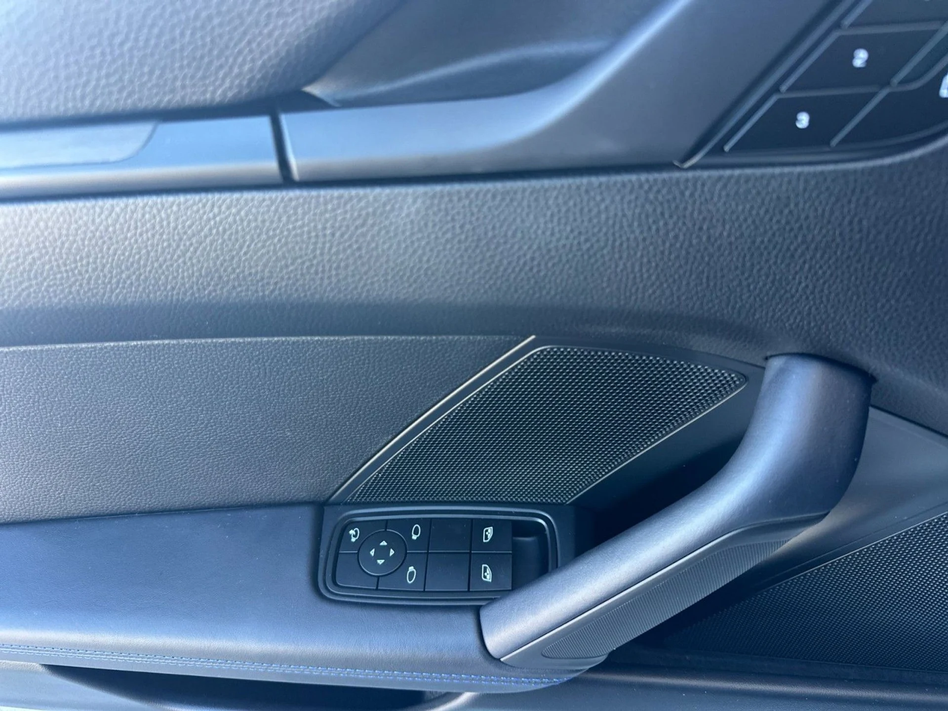 mph011_785653804_2aa4a67f98c1f0cdc58b96b5a8553c9b_b962f6df2d