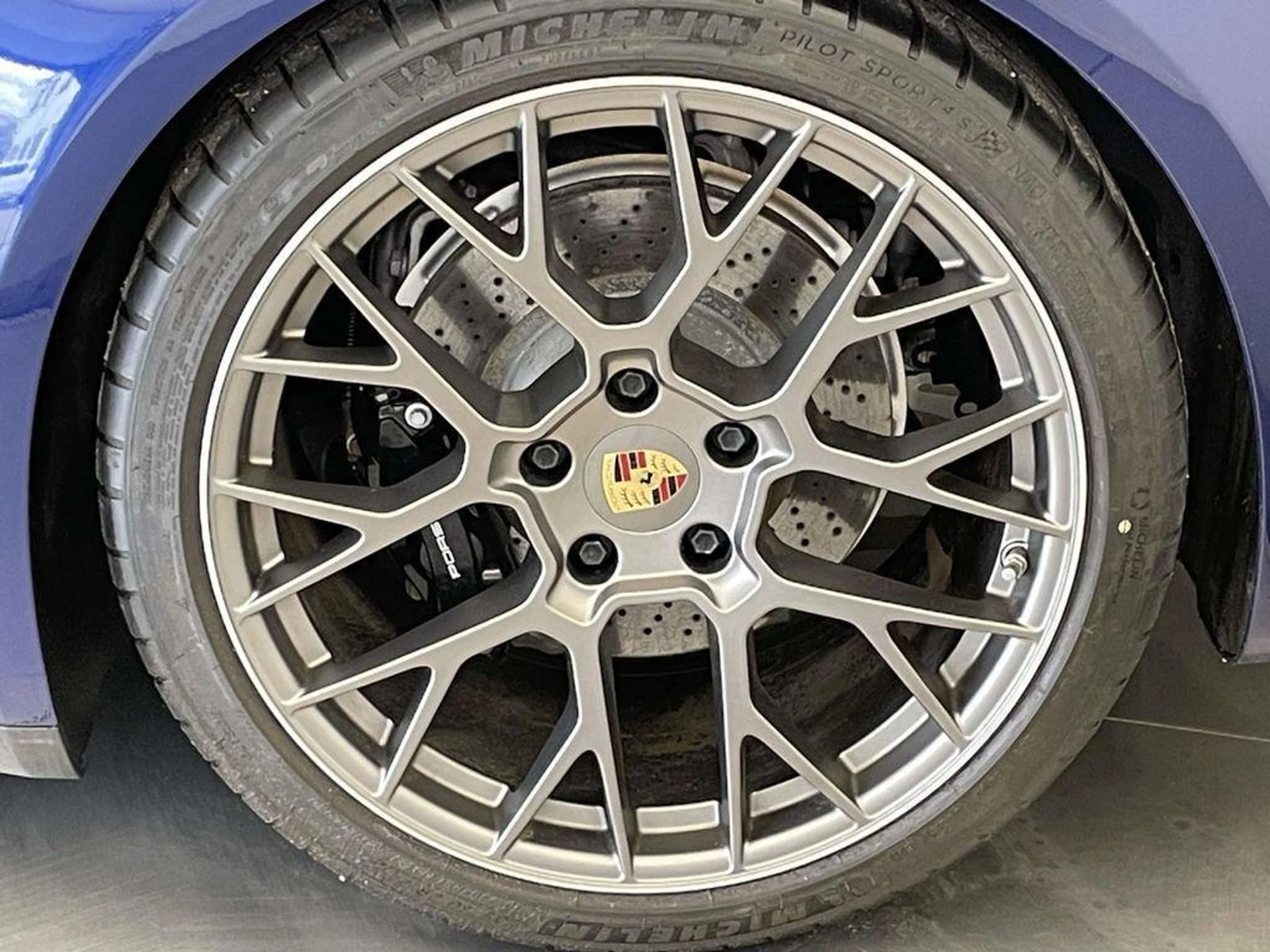 mph011_801388070_yh2t_CK_Dk16n7o_l_Xd_C_Kz0_FM_9_GHQ_279ec22abb