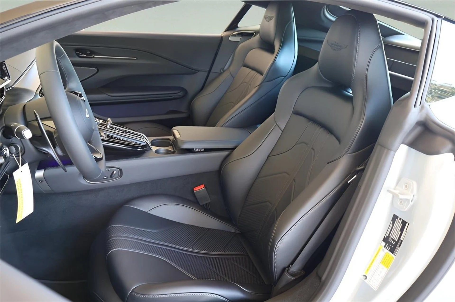 mph011_802019960_12_326a76d897