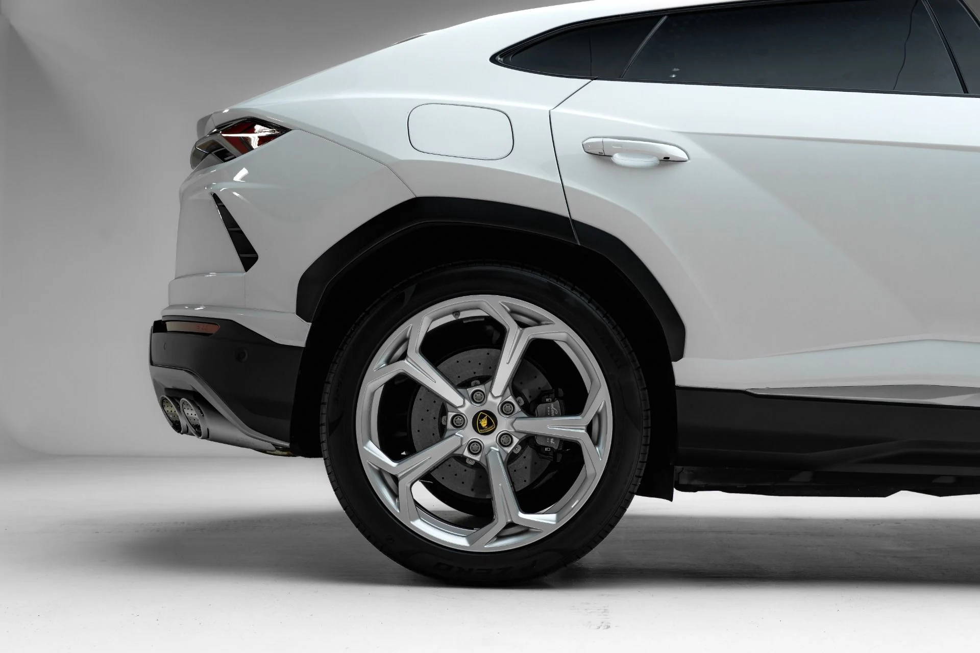 mph011_802639954_Used_2020_Lamborghini_Urus_1780965456_81ed602968