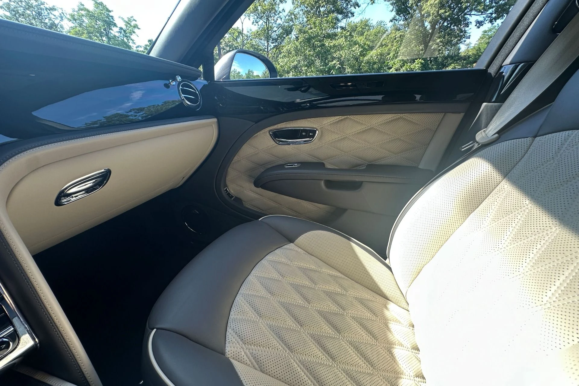 mph011_804016804_Used_2017_Bentley_Mulsanne_Speed_1786112386_0fb7c0b39a