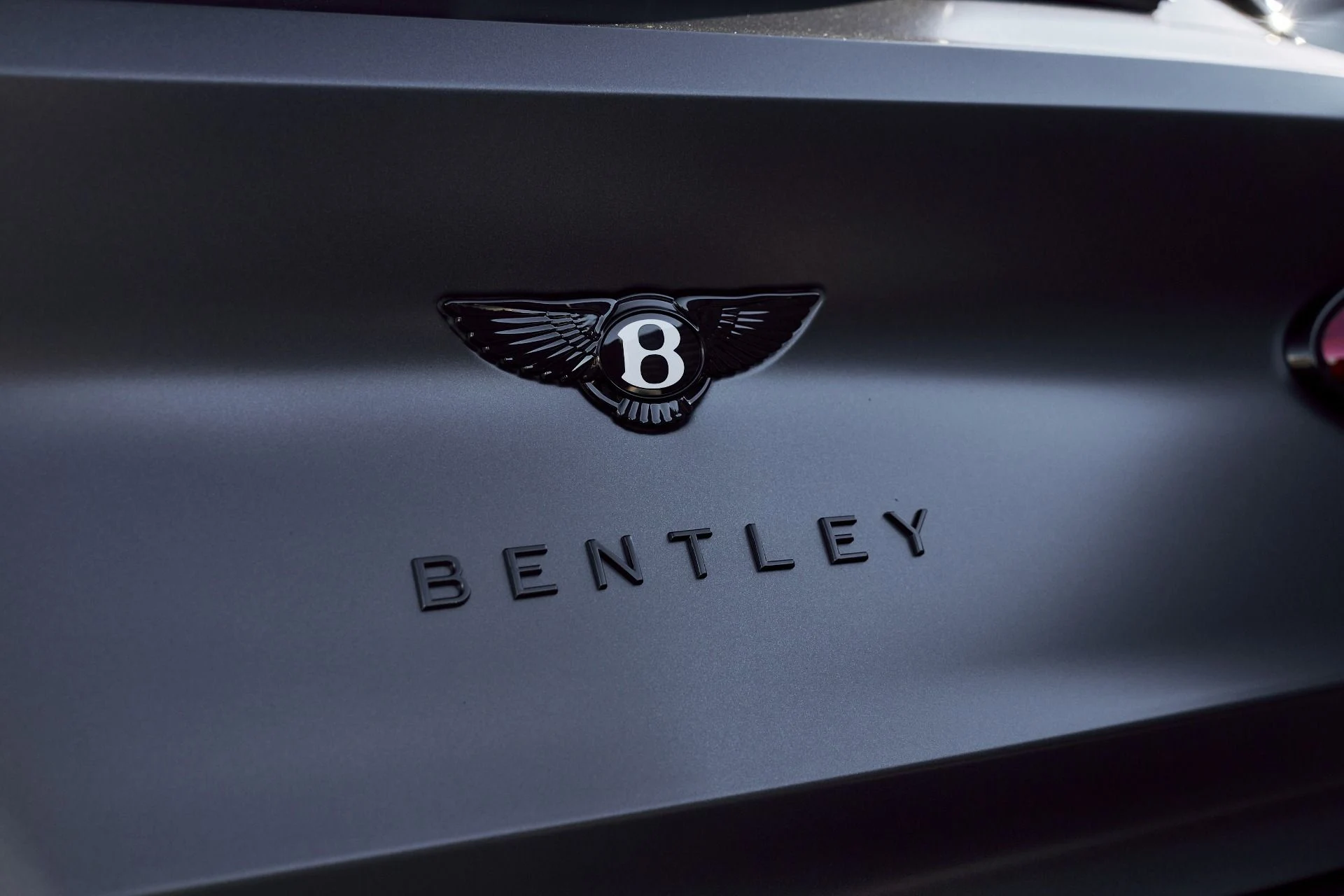 mph011_805565066_Used_2025_Bentley_Bentayga_S_Black_Edition_1764904149_78073e6629