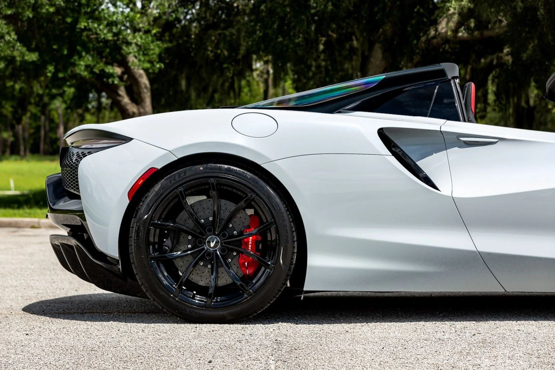 mph011_817053434_446_p12_l_5c33431dc8