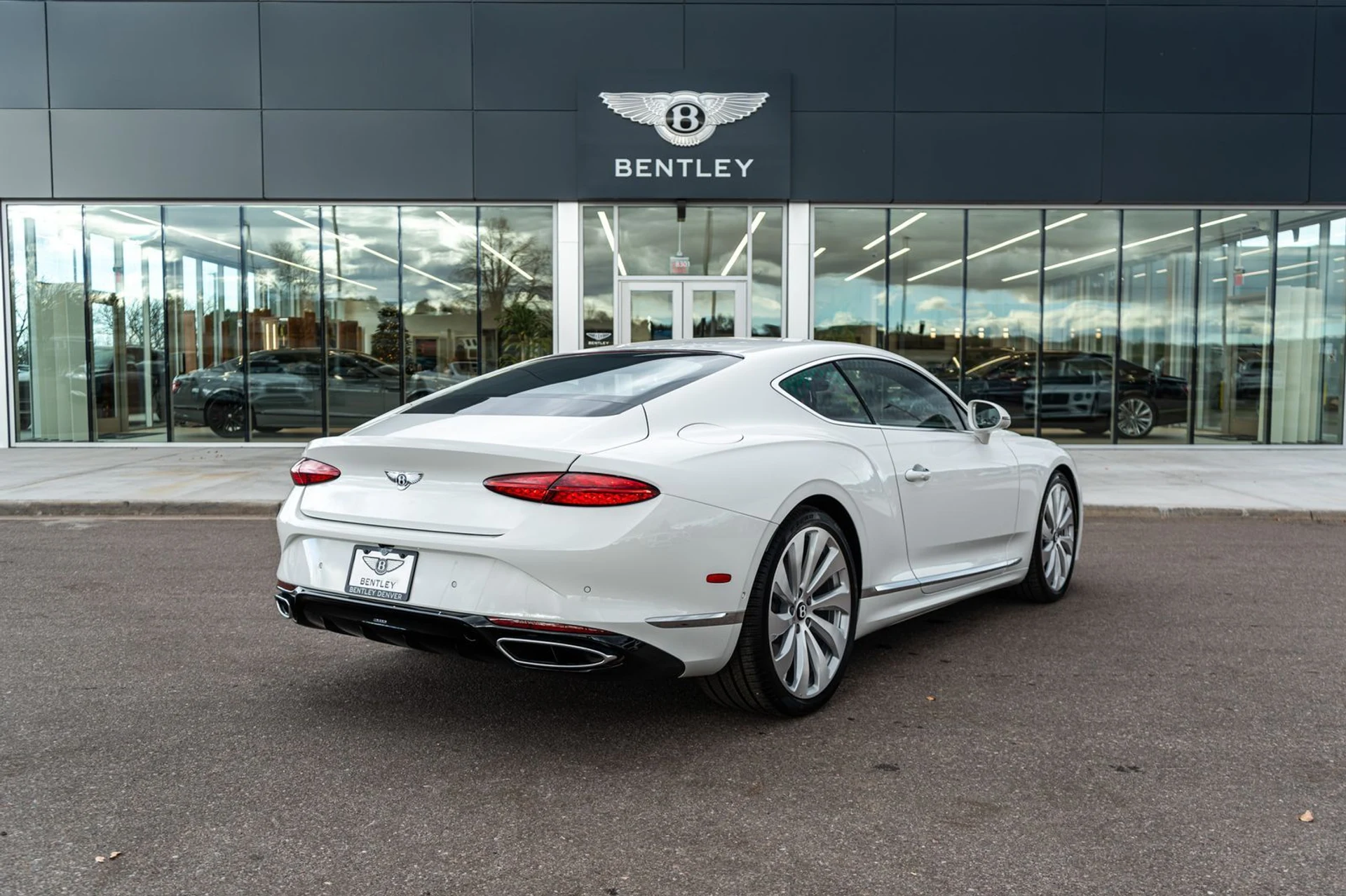 mph011_817537146_9bbb2f1b_68c3_4c77_9aa7_2c60841a3bc7_e67fc87f19