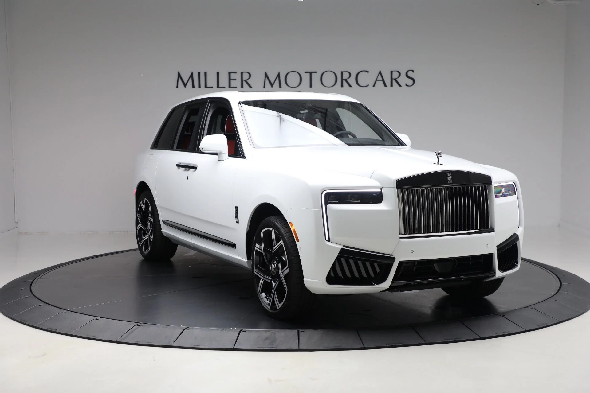 mph011_823078807_Used_2025_Rolls_Royce_Black_Badge_Cullinan_0627a9e573