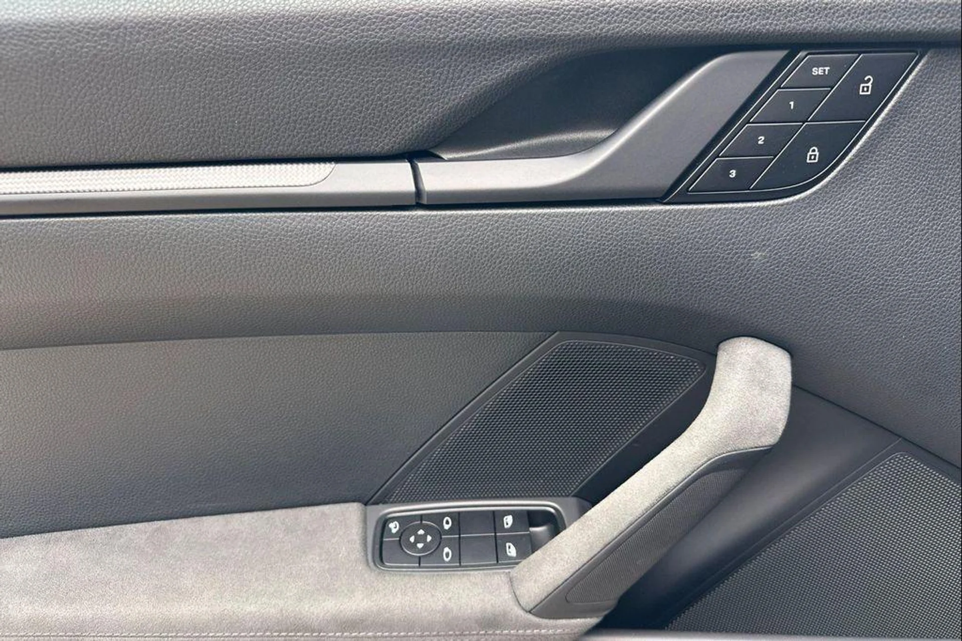 mph011_826735138_U5_Fch_M_czl_Nc_VPWYZ_Au_U8_C3_RP_0_88e6d6ddd6