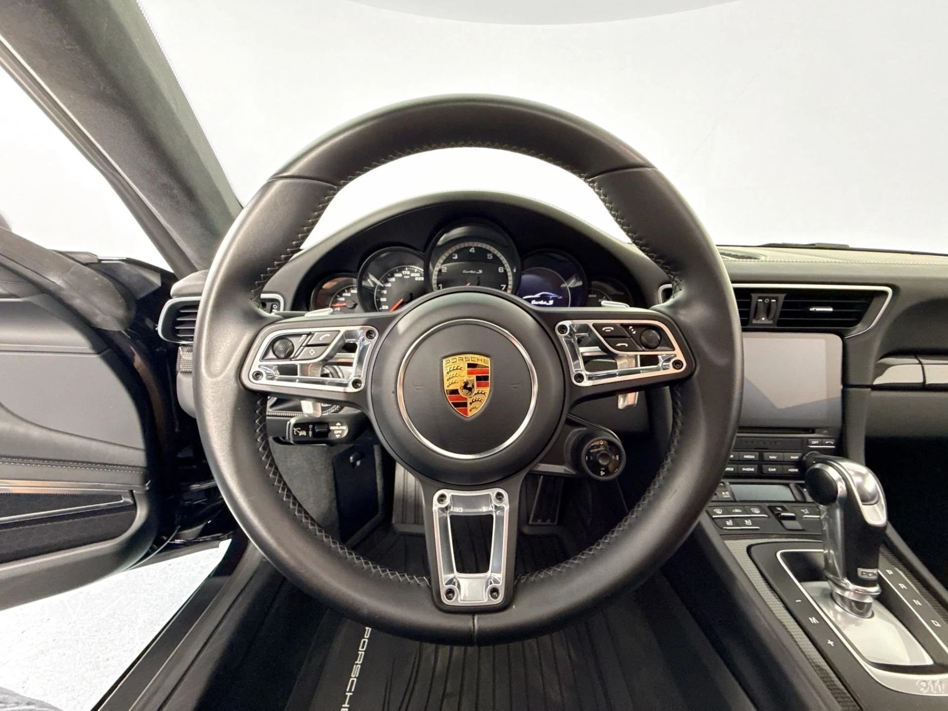 mph011_826968832_Used_2019_Porsche_911_Turbo_S_1782334228_80b525db8a