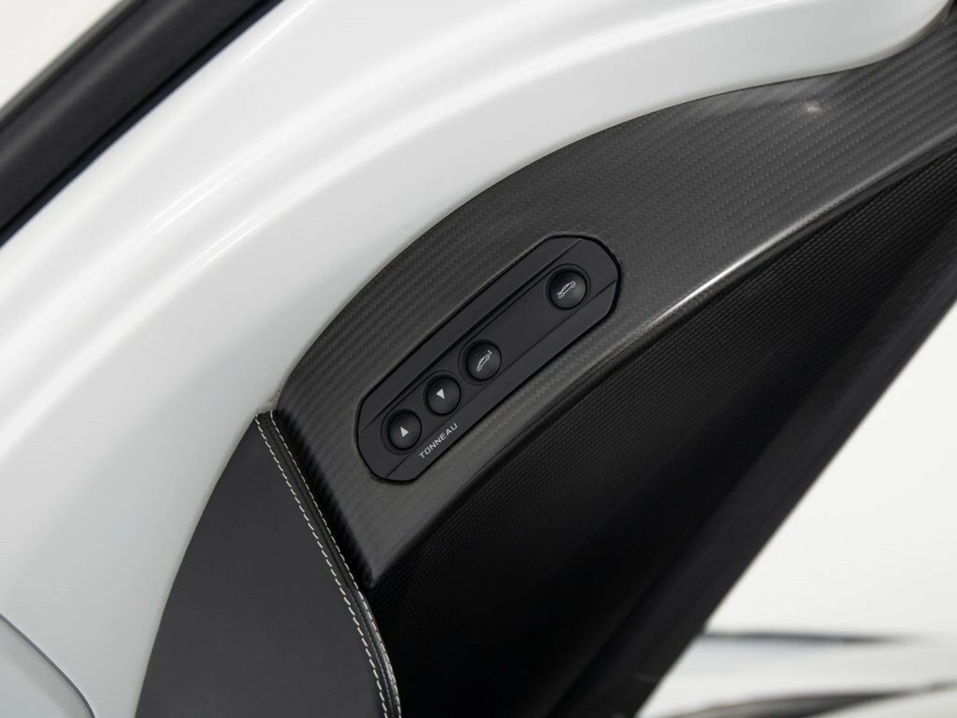 mph011_828634649_c4f1e573823bb88470d5544be296d7c6x_85a6150a83