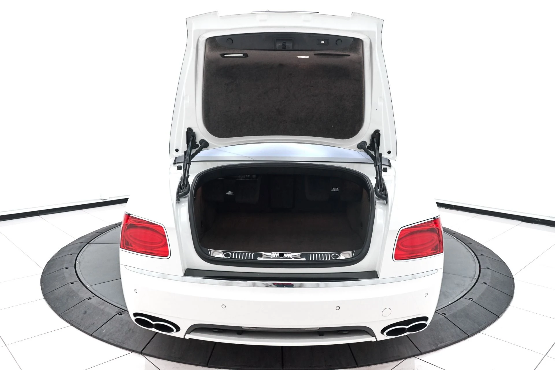 mph011_834347749_Used_2015_Bentley_Flying_Spur_V8_1615575338_7f30b40fd0