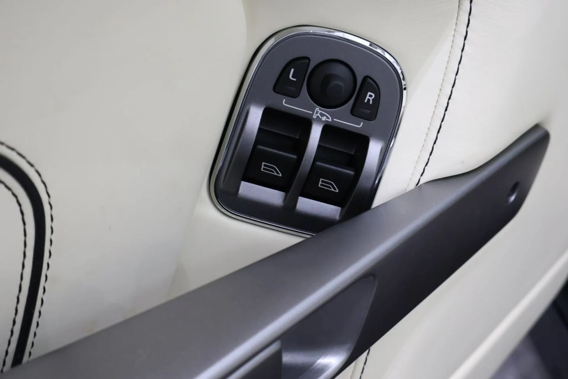 mph011_839900313_12_cdbe7ba1e7