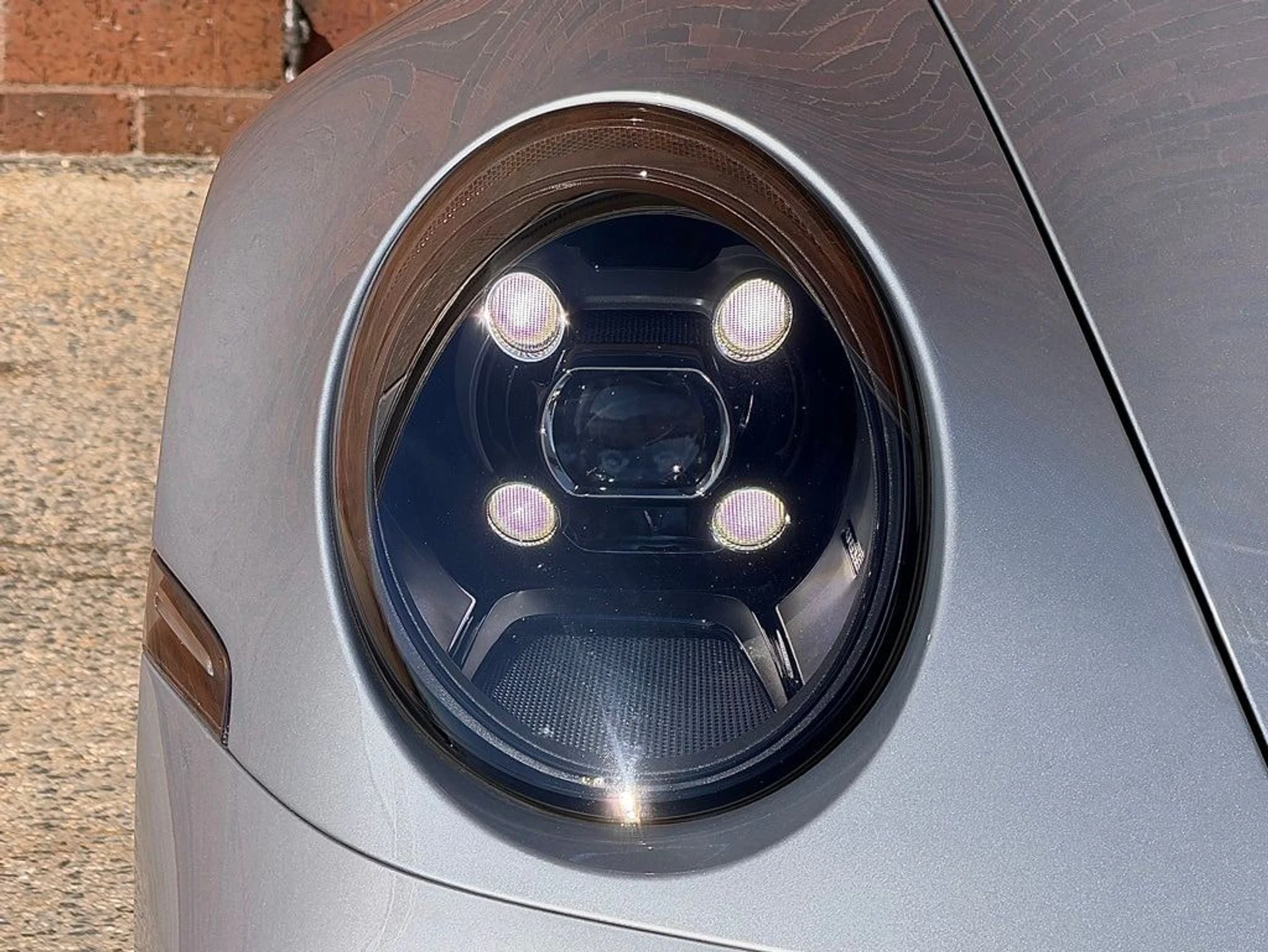 mph011_840019159_e19ecd4a6d6eaf0f5b66a37362ee1cc9x_5ad3d4284b