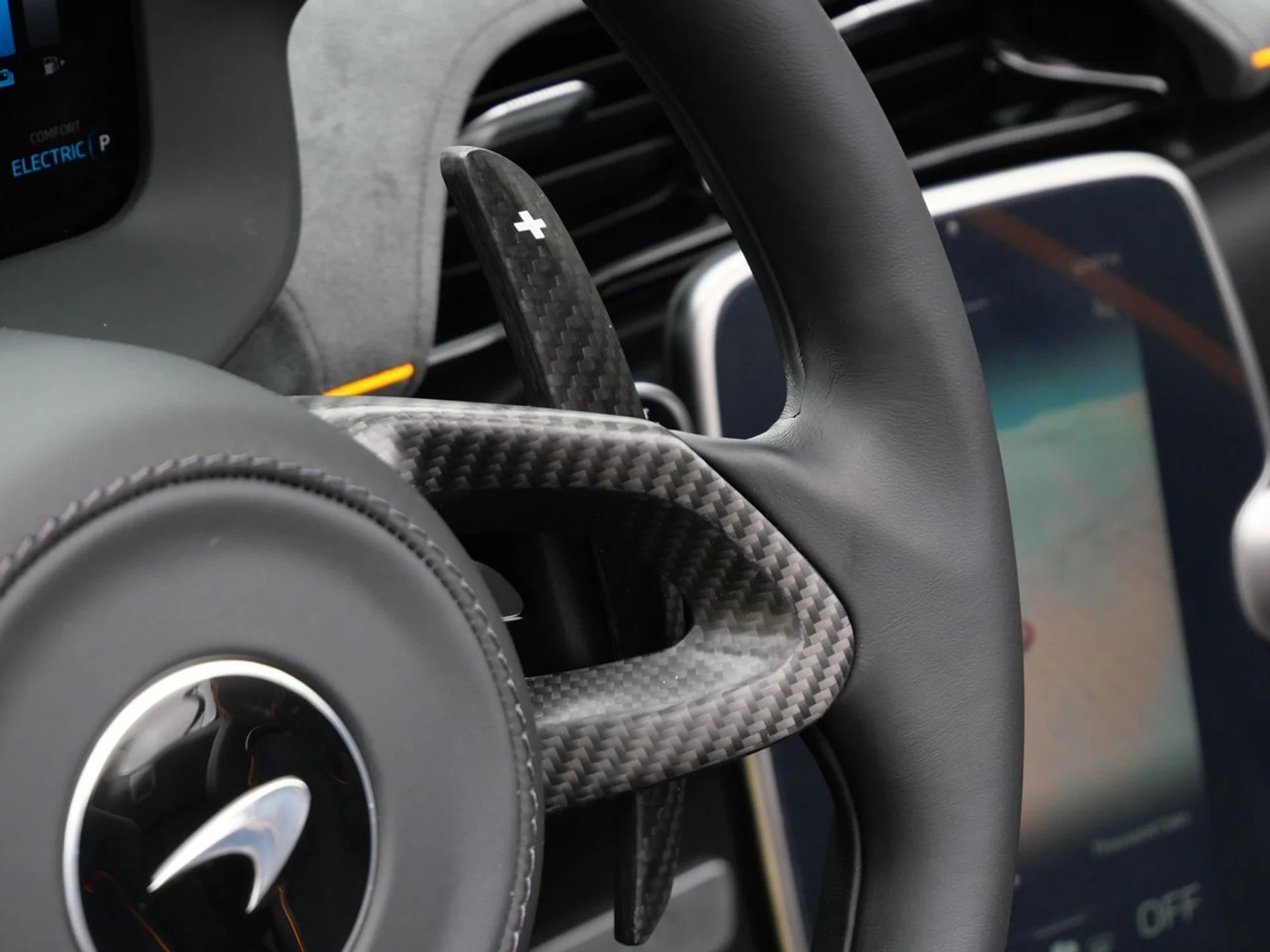 mph011_842660273_1b0eaba80bad46fa3e33321d3cd74efbx_279028b53e