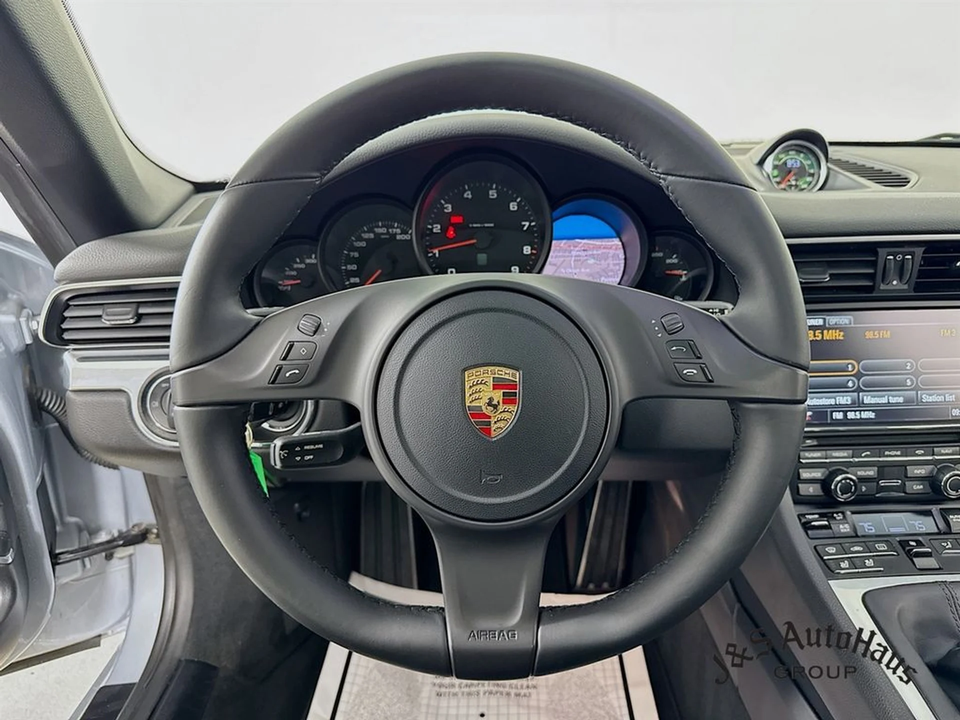 mph011_84305422_l10du919h51qtsyrngxdu975hop0_2e9cc1f1ec