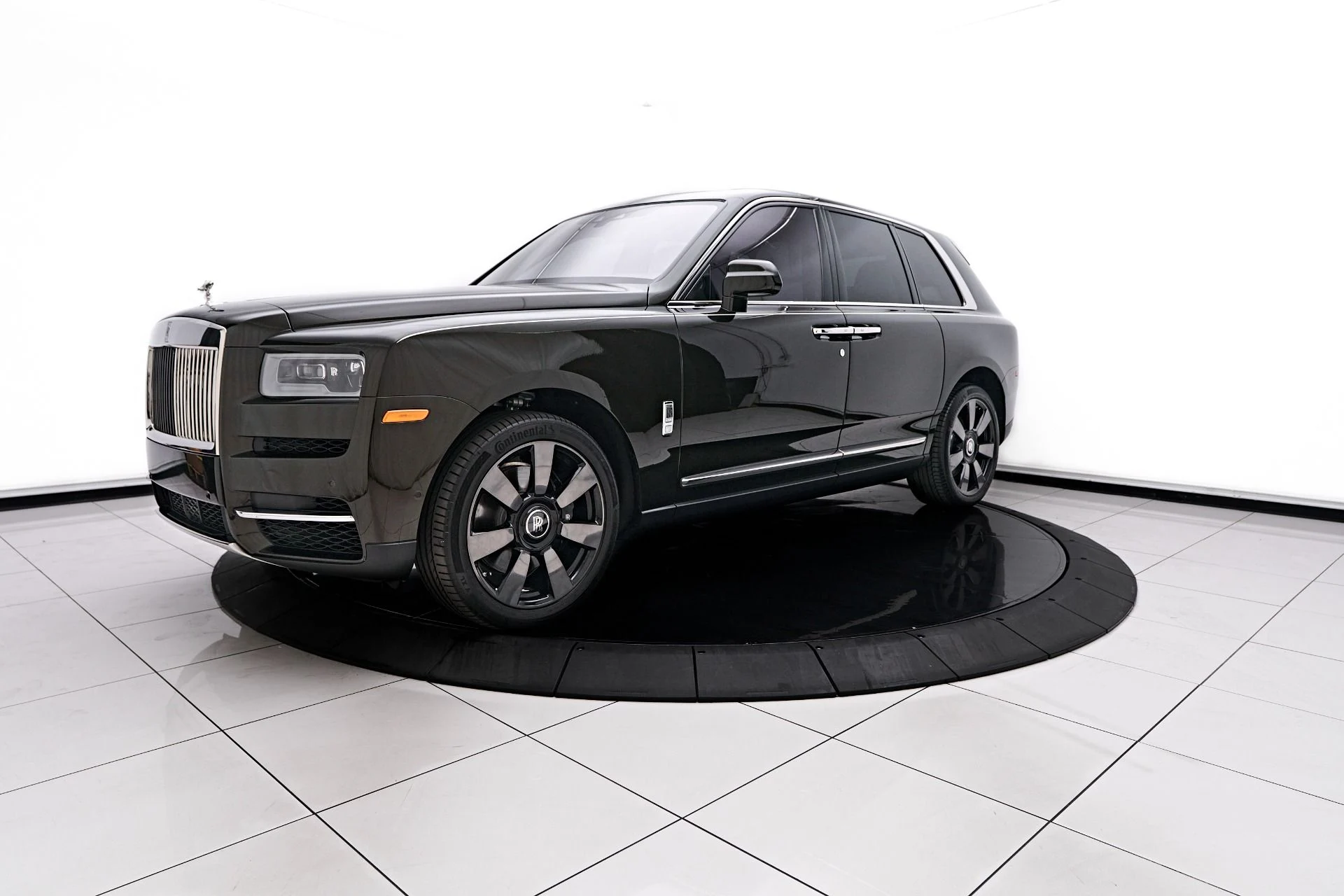 mph011_851315107_Used_2023_Rolls_Royce_Cullinan_Base_1759189339_47553d32c4