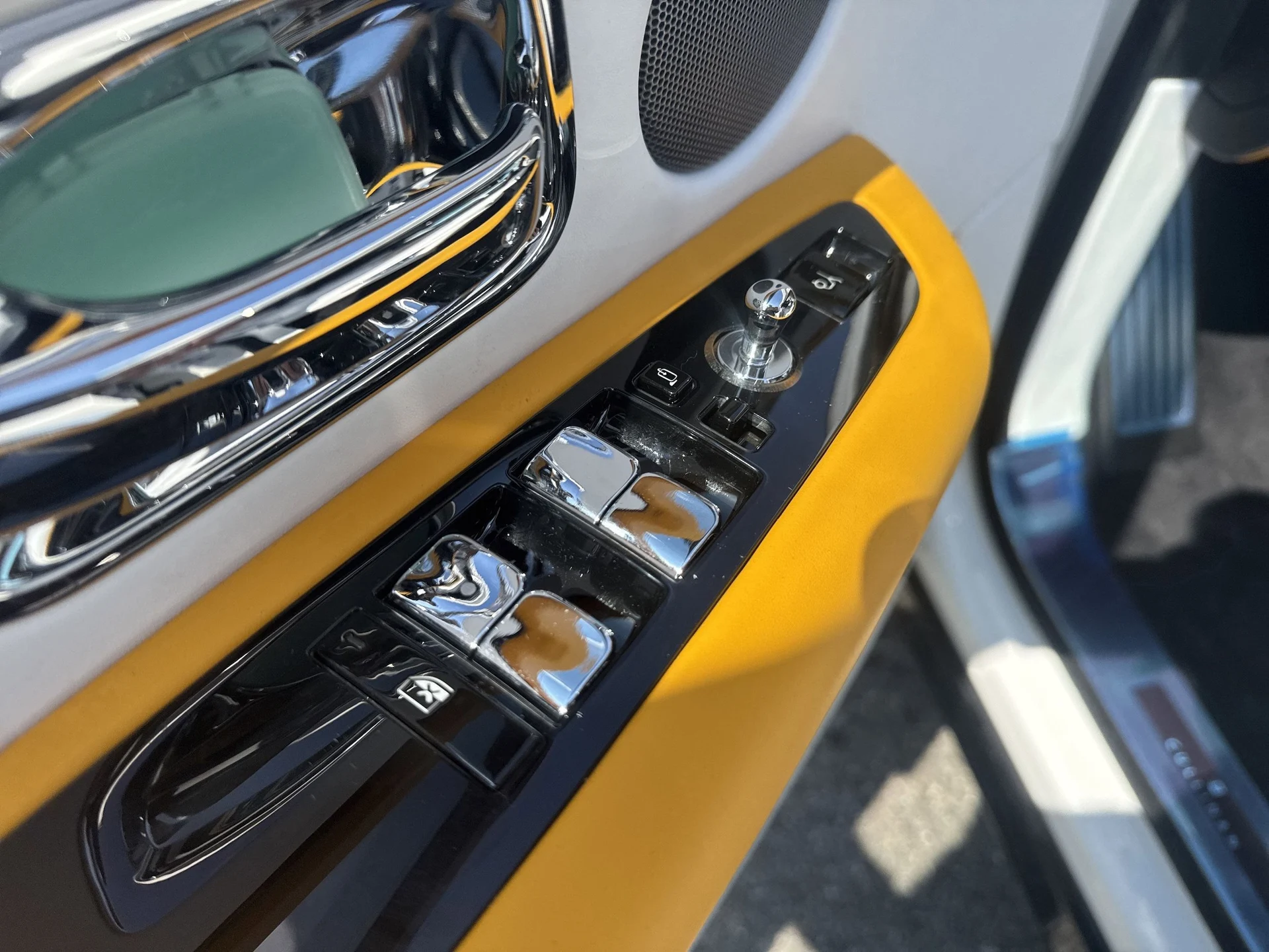 mph011_872567276_87e06da9e4e25f140d0de25dc89f6549x_692fd33e91