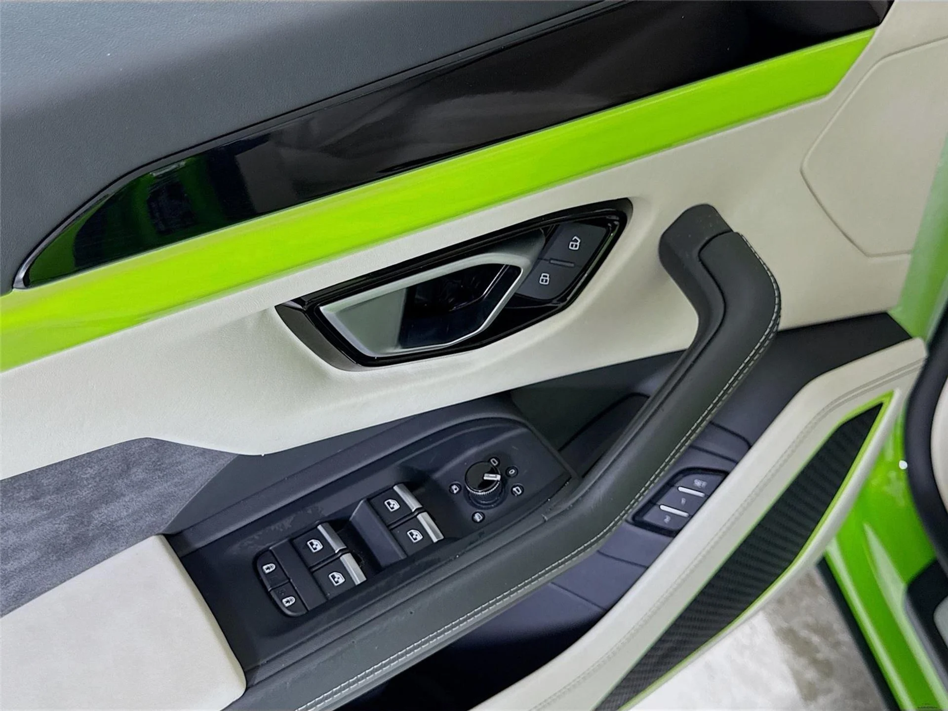 mph011_876565198_f1006d53f065779d6145a48a55f360f1_8ffe4521fa