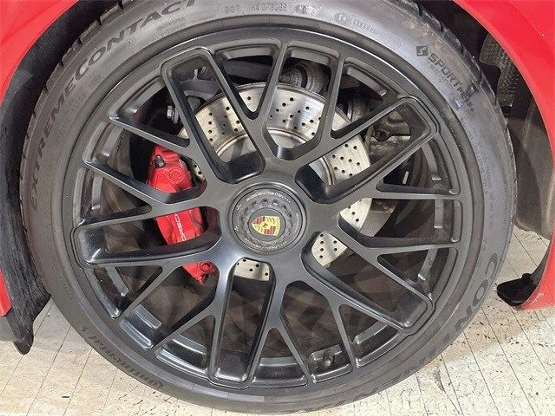 mph011_883868075_e35a9184b7683f79f085bf07f755876cx_e5b306c3e6