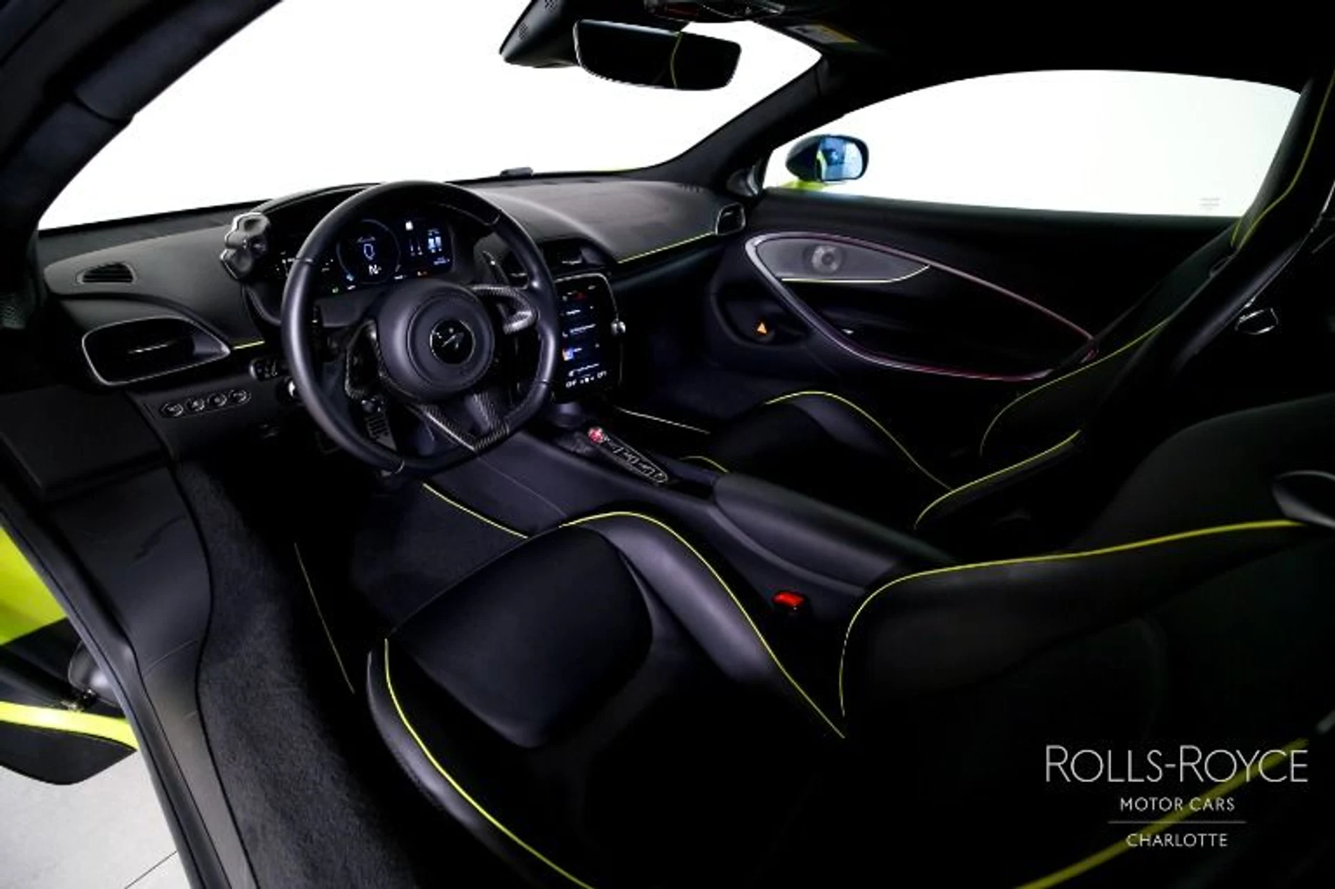 mph011_890670434_Used_2023_Mc_Laren_Artura_84ceebb819