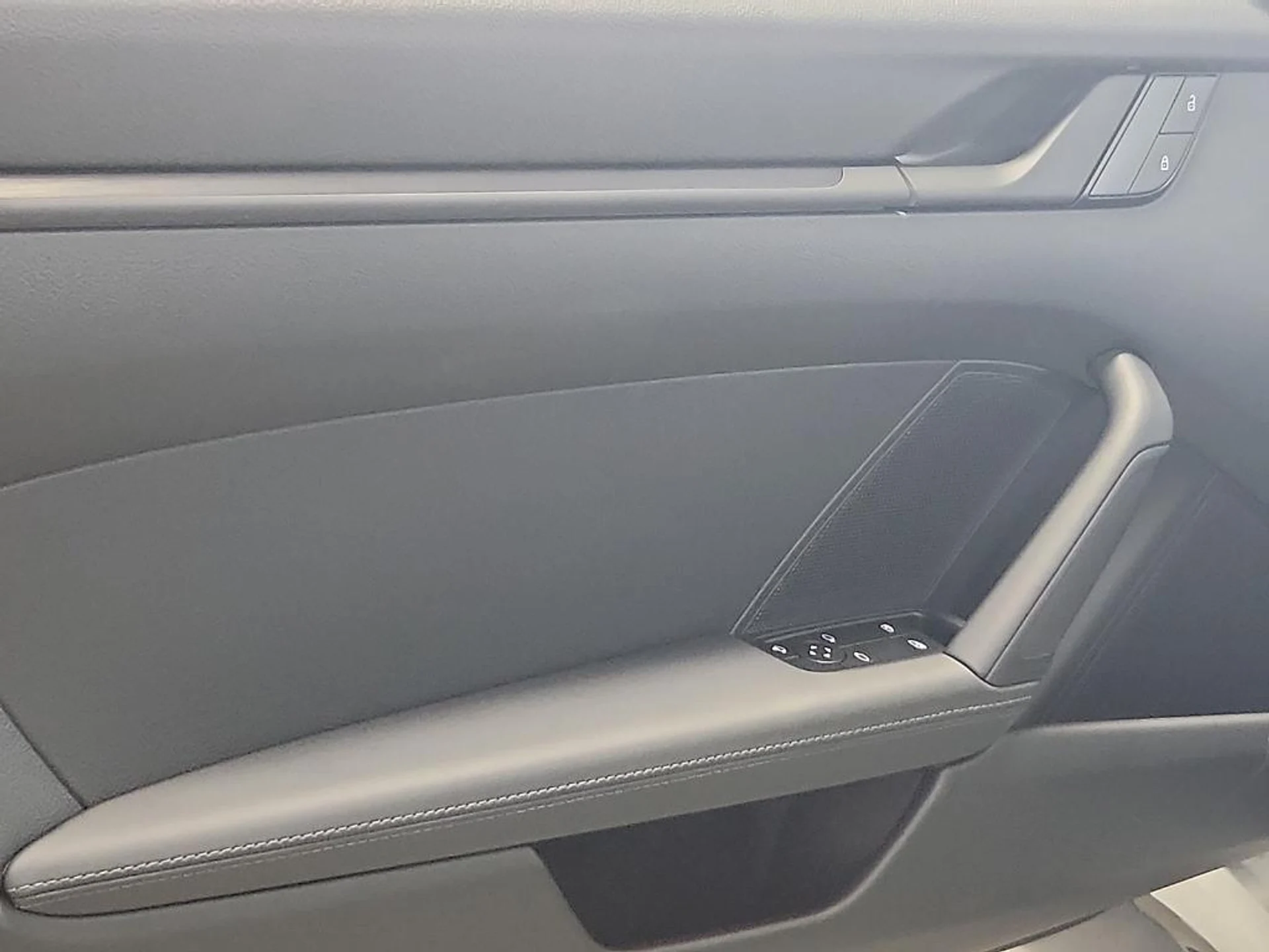 mph011_893638789_4i7_d_Dv88_AEOSG_Mrn_Fq_C_Vm_Ijcw_f9298e1d0e