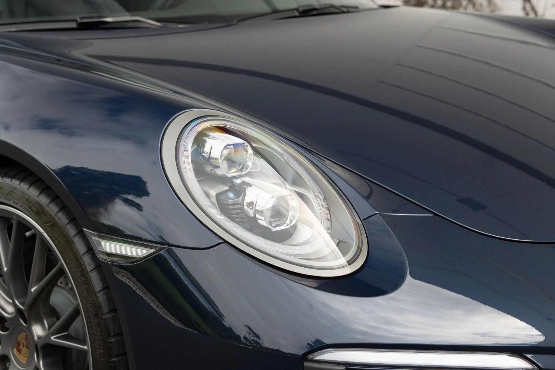 mph011_898487029_Used_2019_Porsche_911_Carrera_1759430060_7a570563d9