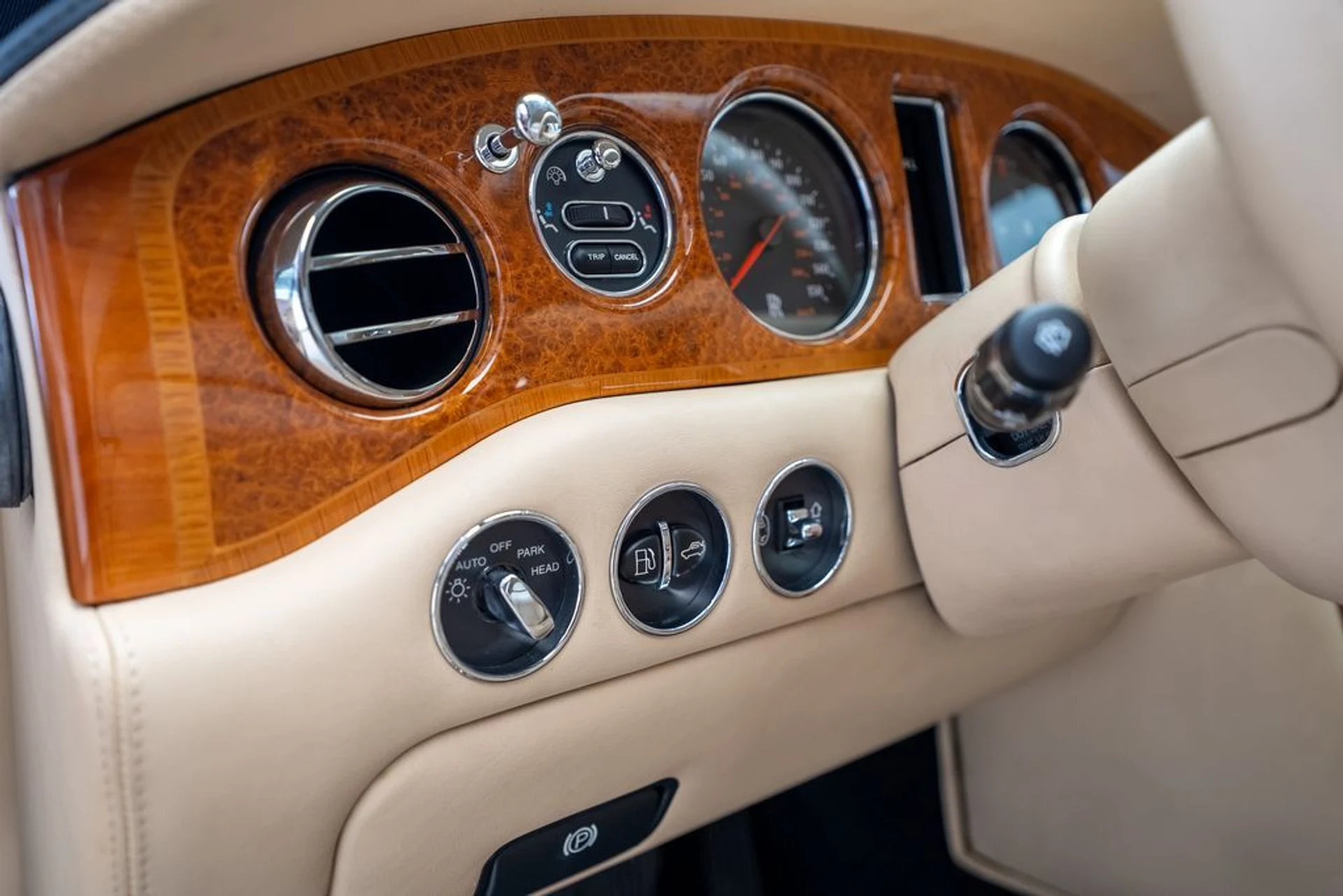 mph011_902011944_27f322ee_1fd9_4b3e_b394_66d4ef7f397e_ec9afd4f33