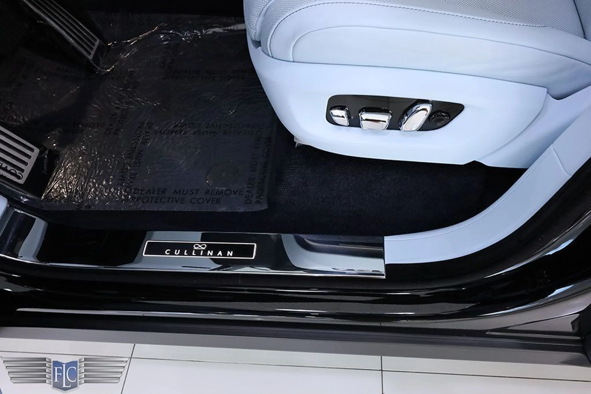 mph011_918119493_used_2023_rolls_royce_cullinan_blackbadgesportutility_6305_22951746_12_1024_6192b7cd7c
