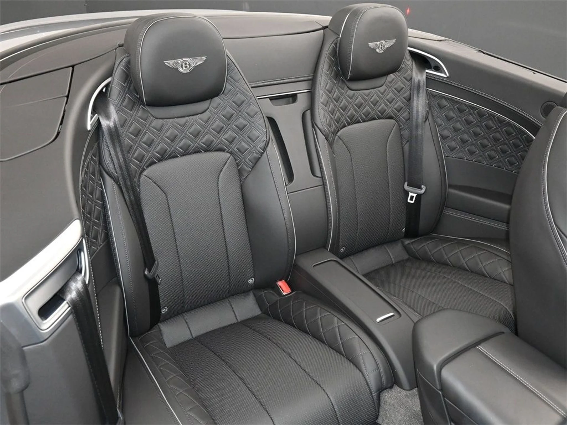 mph011_923546141_a16dea43a3e9ce4468fe28e47e133d0cx_ebe0f8a49a