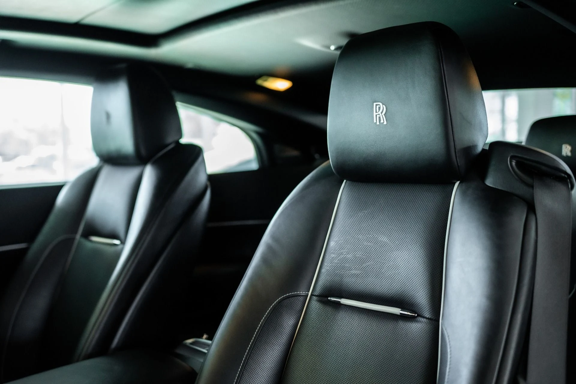 mph011_927358419_Used_2016_Rolls_Royce_Wraith_1769478502_55acc89837