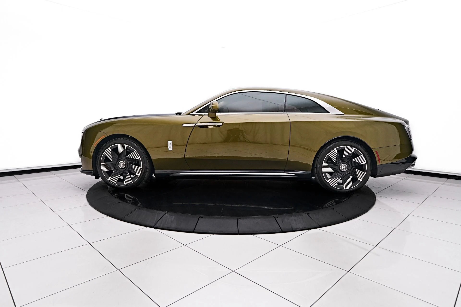 mph011_929928312_Used_2024_Rolls_Royce_Spectre_1753235106_5978de7f4f