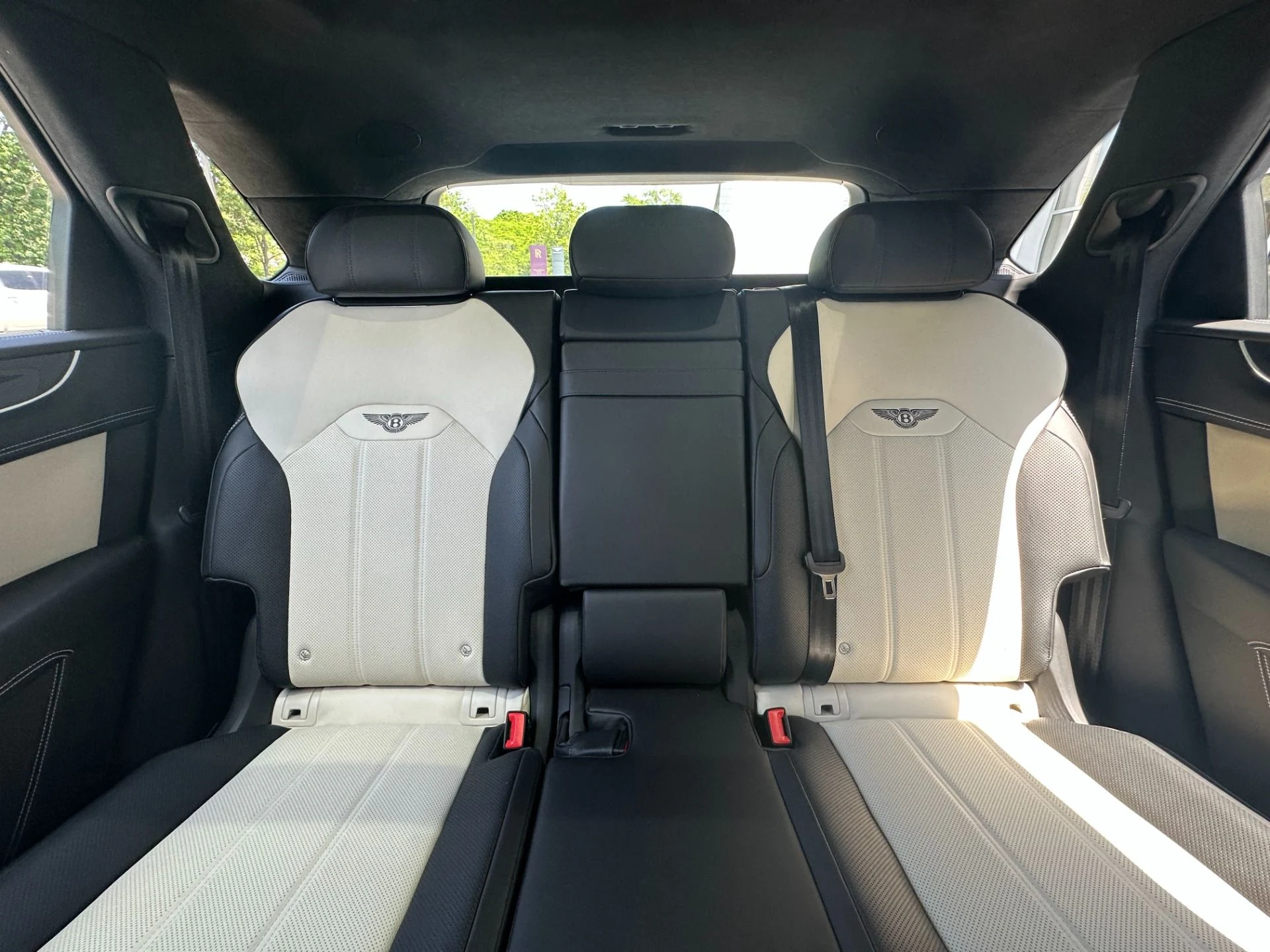 mph011_935058349_Used_2026_Bentley_Bentayga_V8_1786136342_10696a7d24