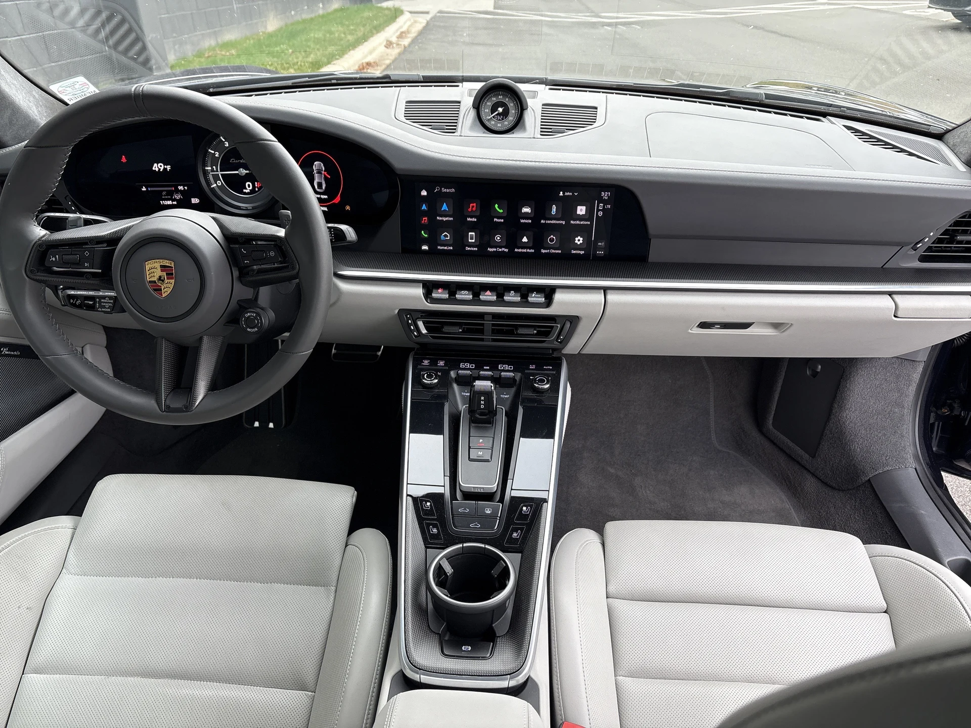 mph011_937065318_f6ab2966a10443f6bebcec1e0c25c9d5_ce69387f39