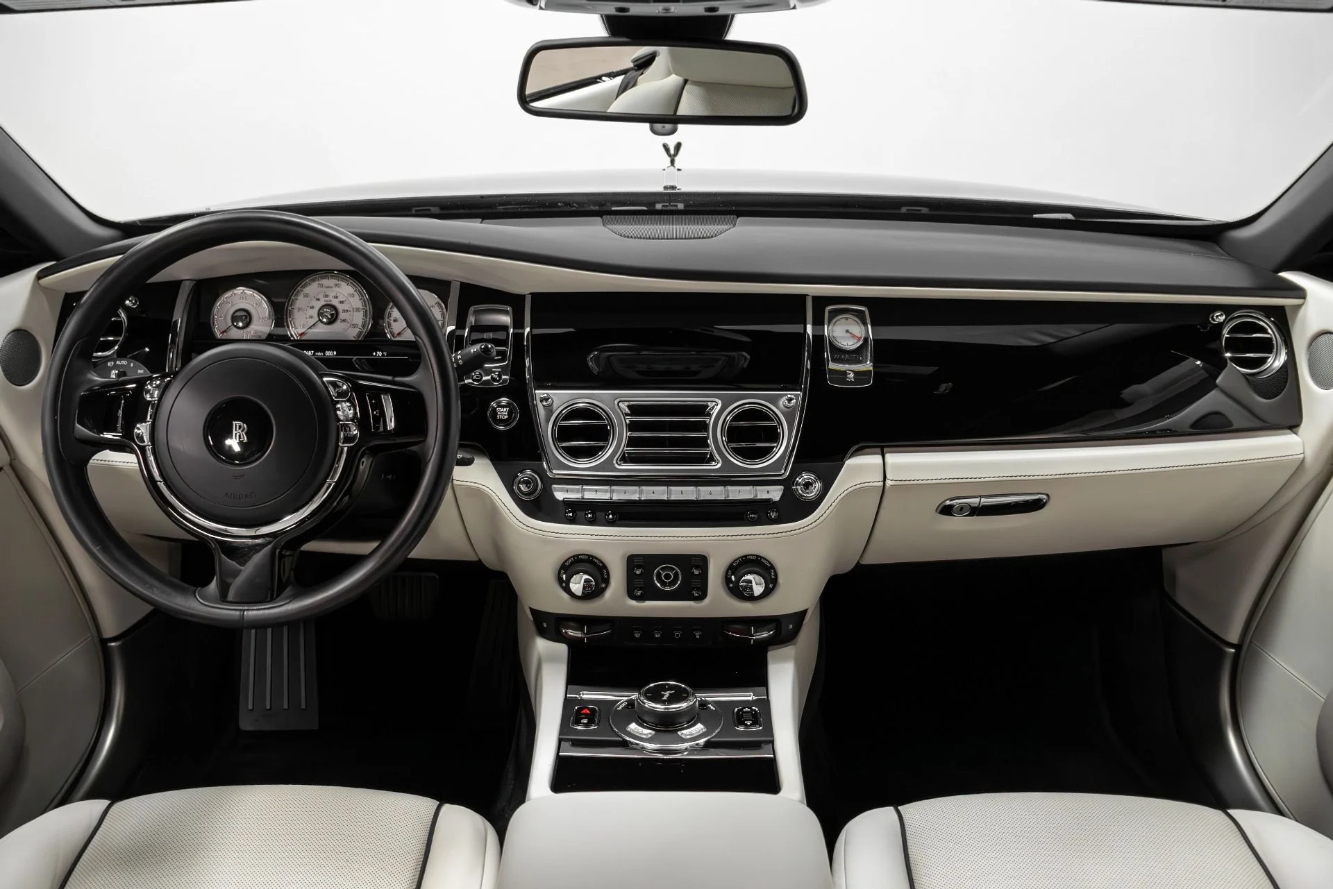 mph011_939942306_Used_2016_Rolls_Royce_Wraith_1765322495_0953a8d18f