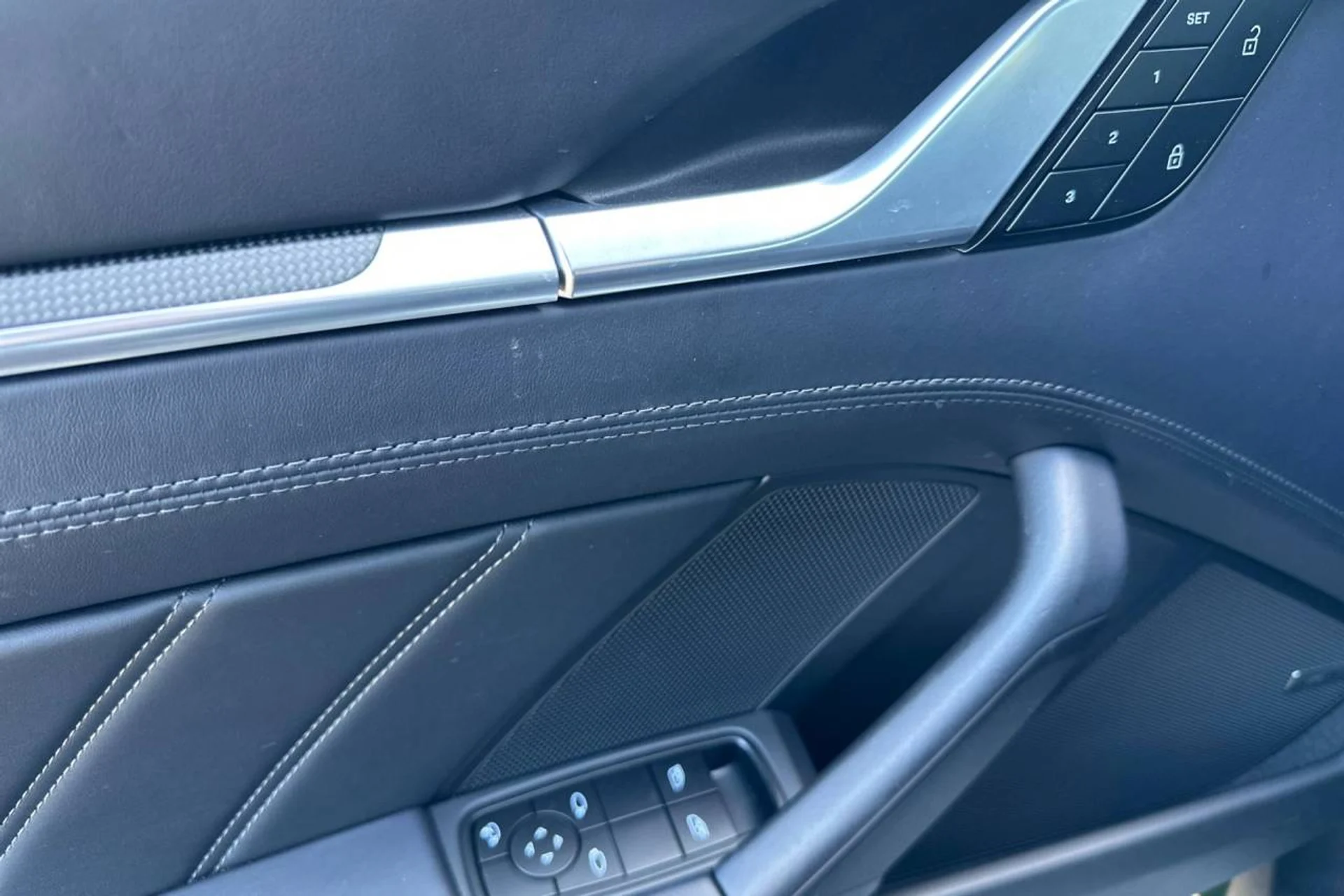 mph011_946779051_1280_92ee157f42