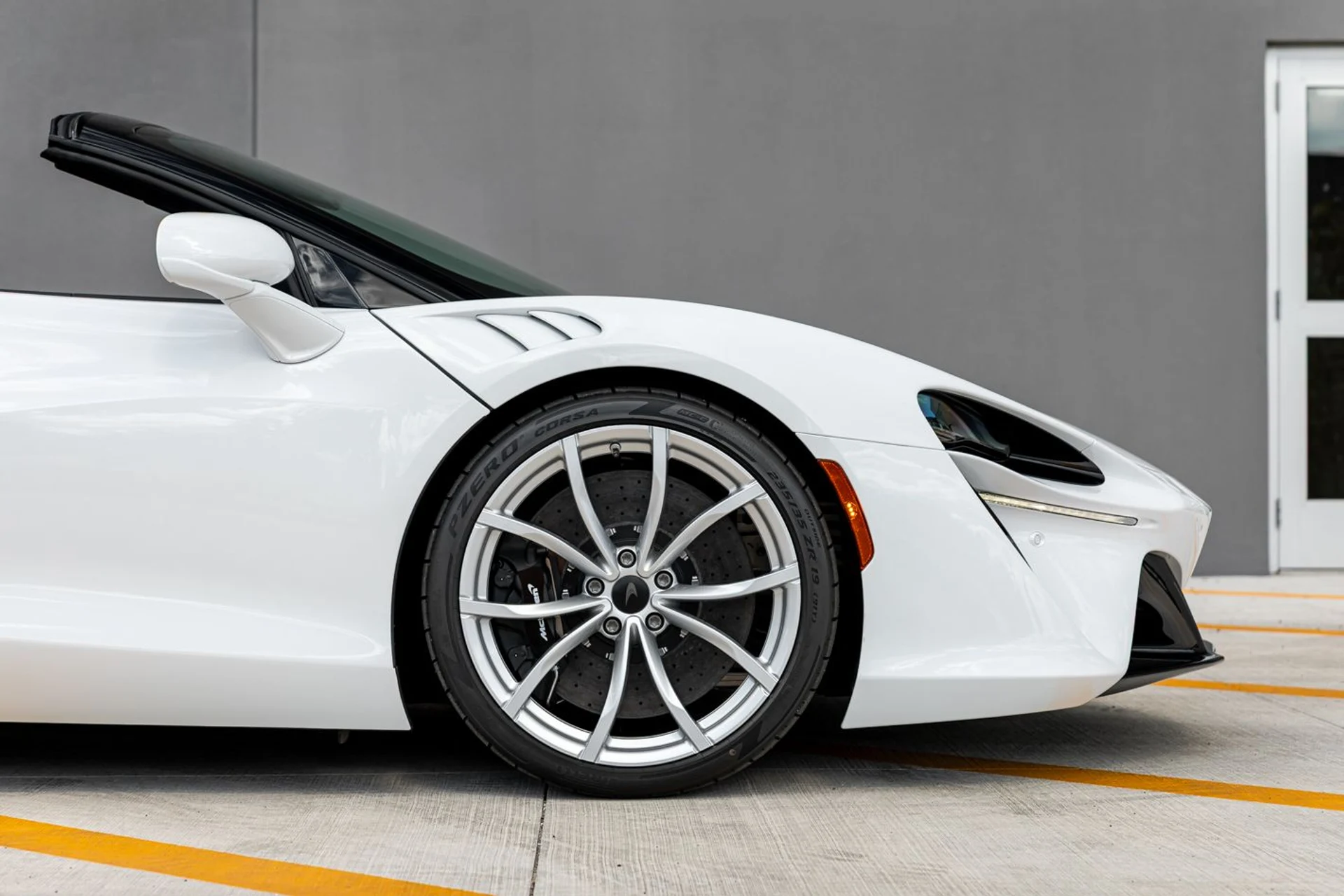 mph011_947628435_New_2025_Mc_Laren_Artura_Spider_9d36d42799