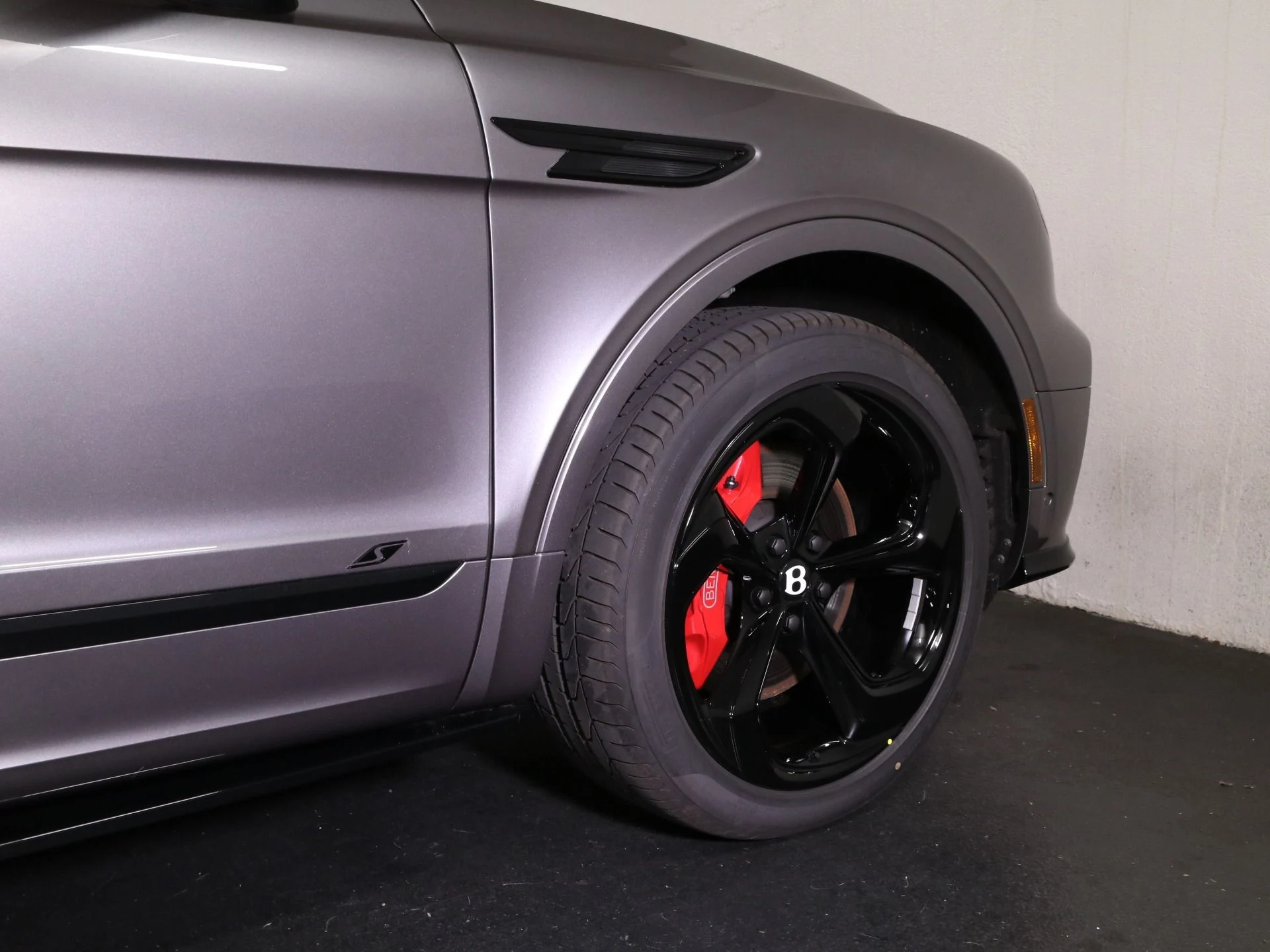 mph011_953884046_New_2025_Bentley_Bentayga_S_1746144421_54ee1772fd