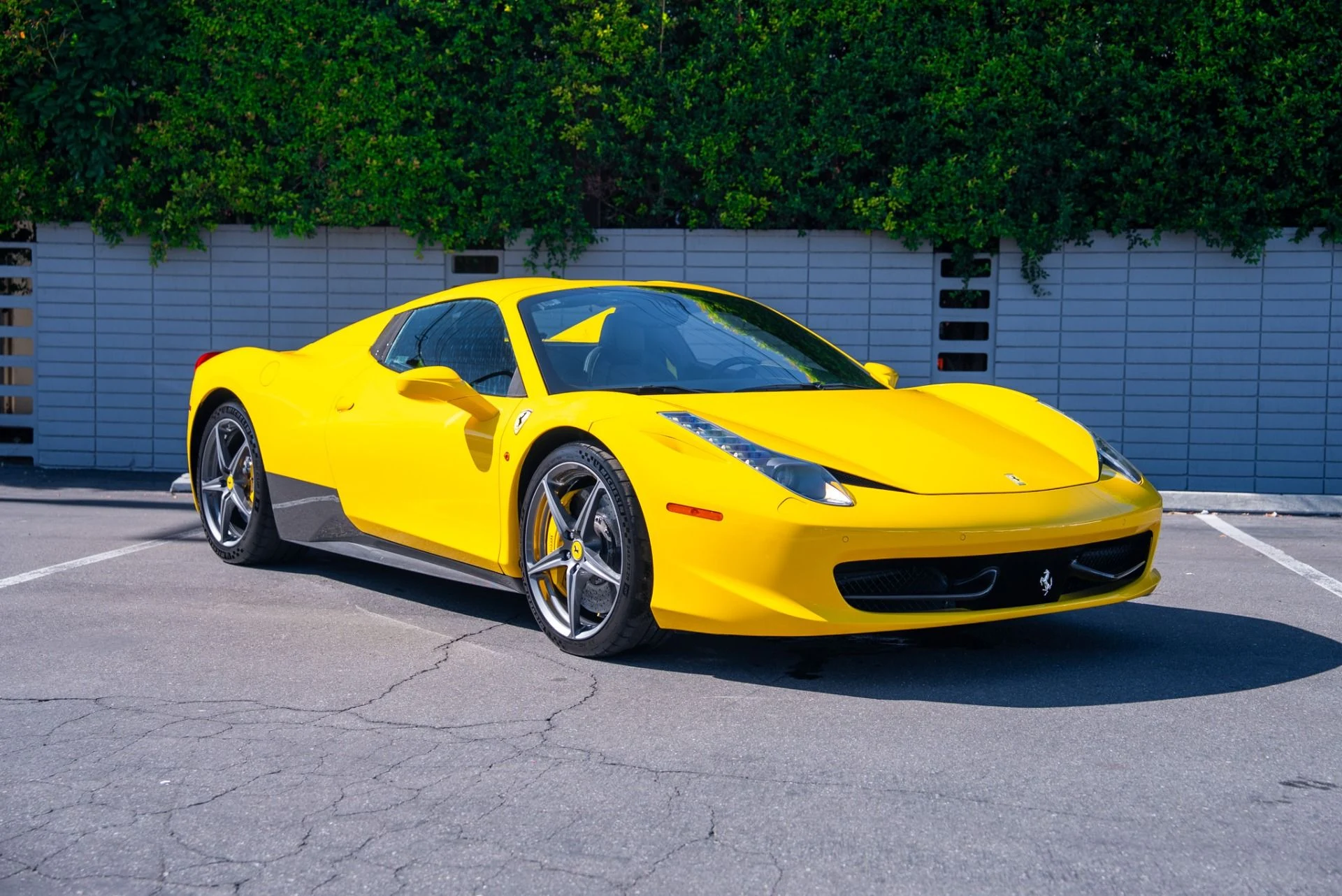mph011_955105607_Used_2012_Ferrari_458_Spider_1762304624_966e1d3d02