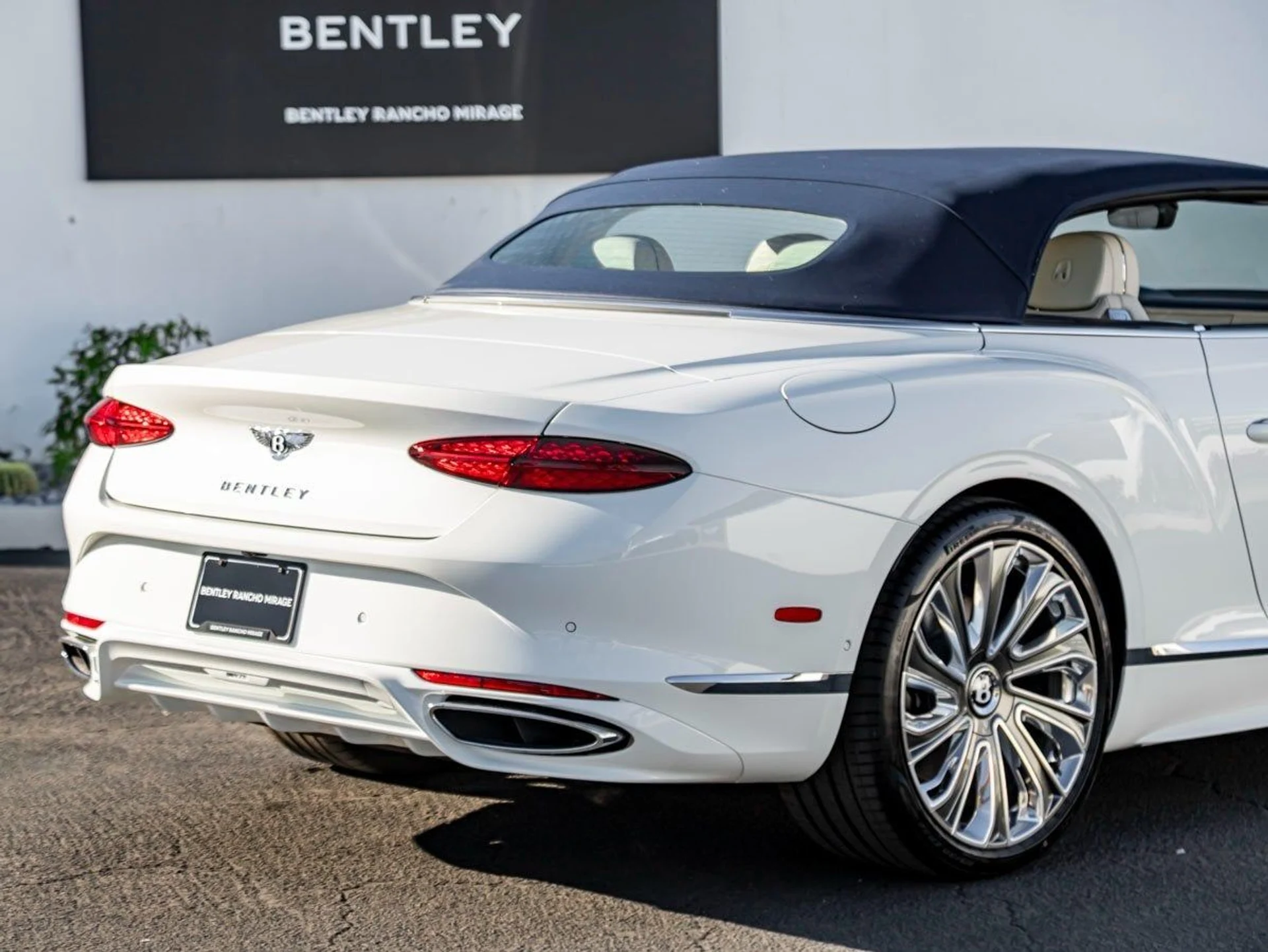 mph011_956630206_12_e4e7fa0558