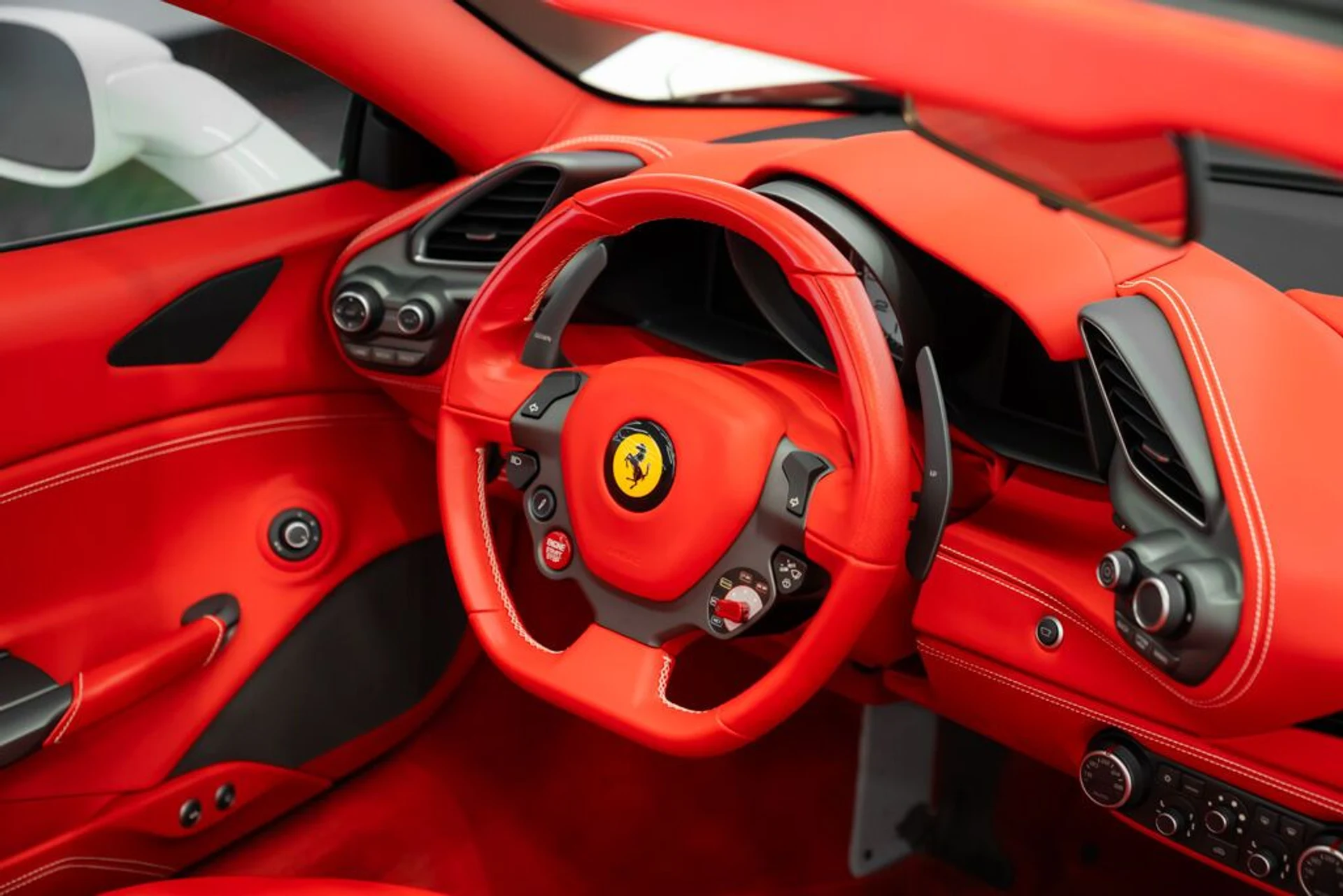 mph011_958442005_ferrari_488_spider_2019_jpg_v_1754355020_8221b58dc1