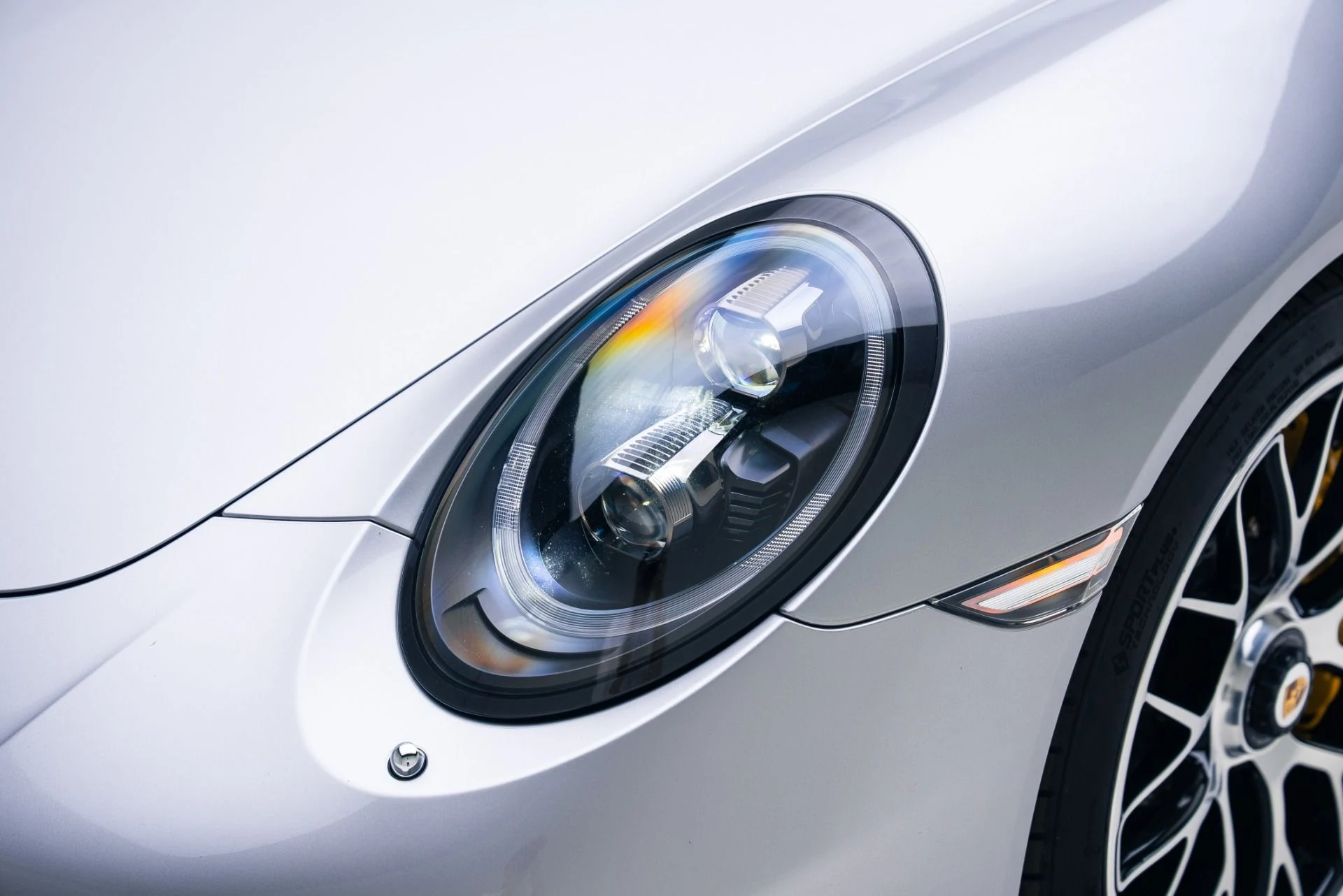 mph011_959769517_Used_2016_Porsche_911_Turbo_S_1764978291_db1affa04e