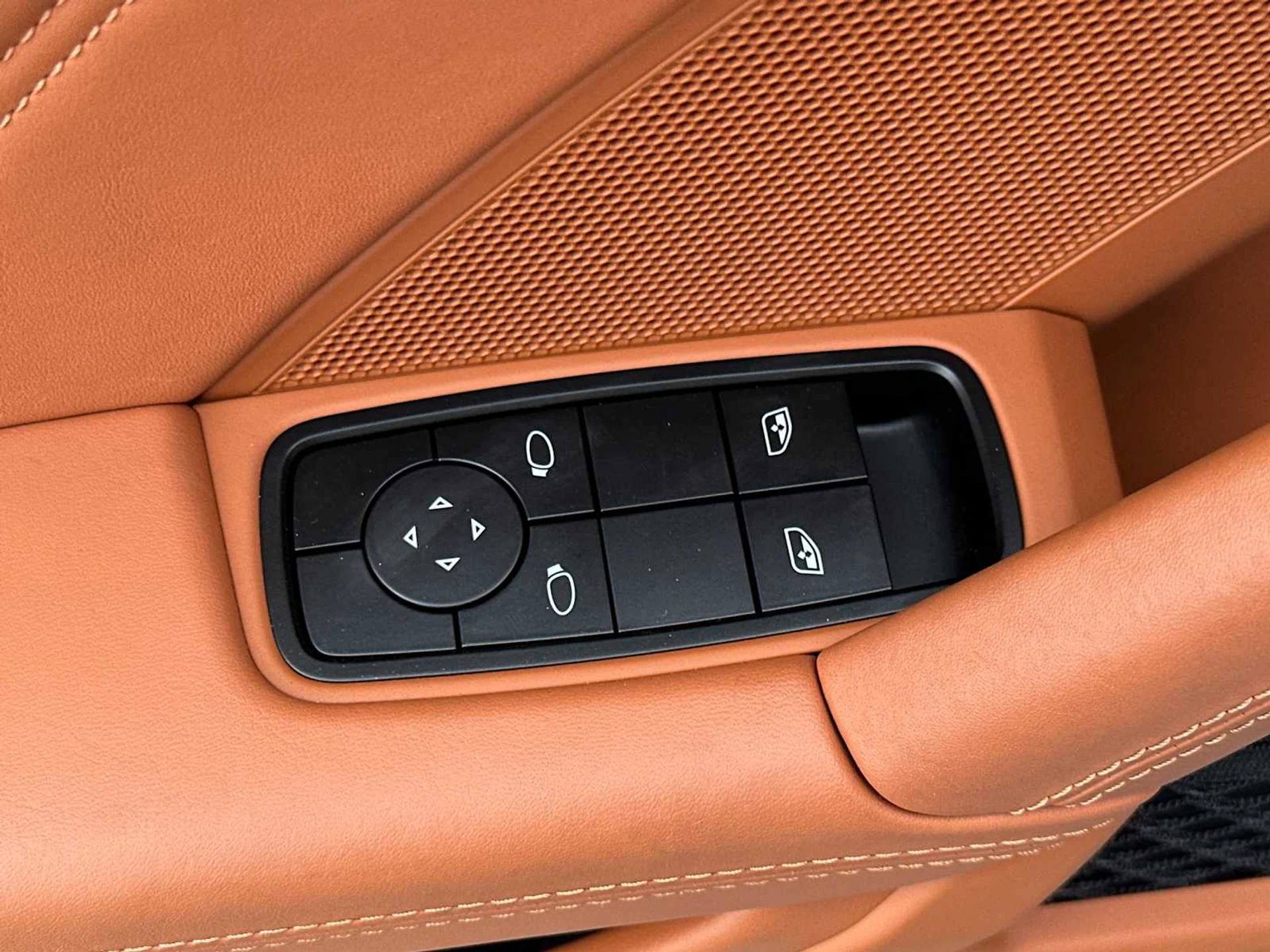 mph011_964923479_e1e74134a10a58285870418c1330b189x_625d68449c