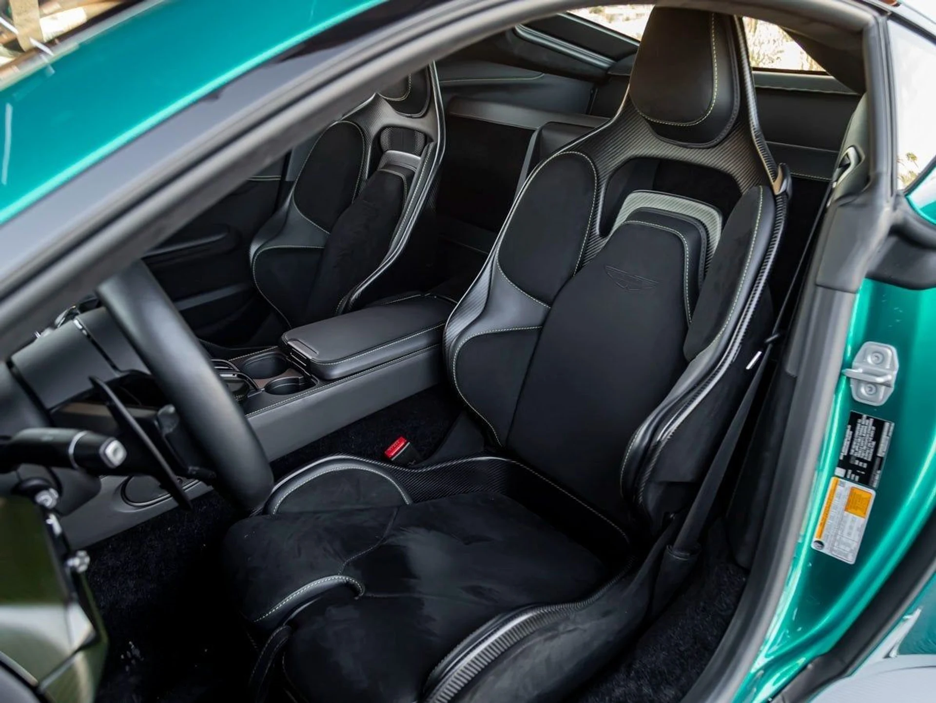 mph011_966593188_12_a20f2a1483