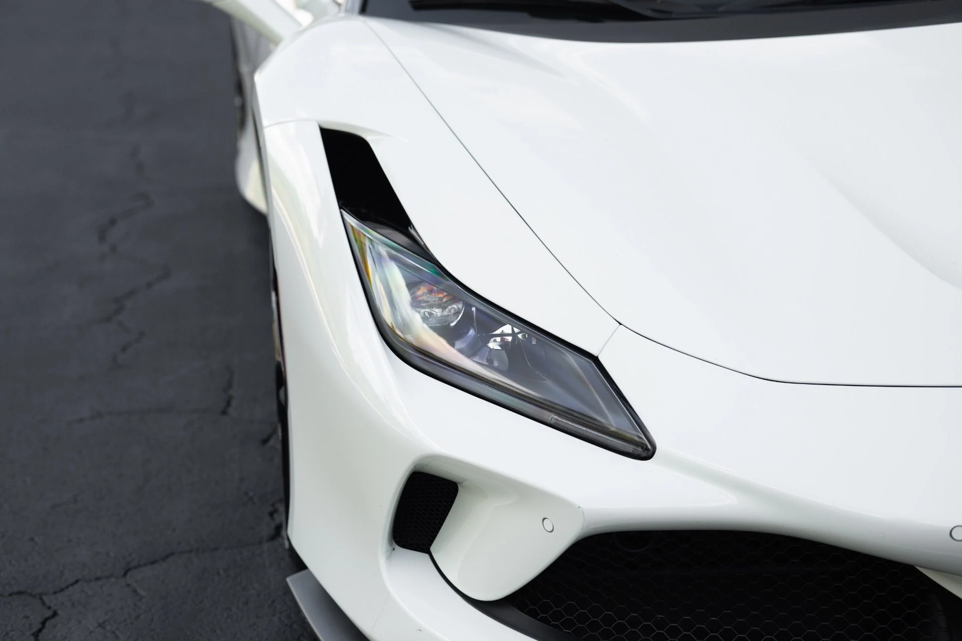 mph011_969690816_Used_2021_Ferrari_F8_Tributo_1763762778_11424ca5a7