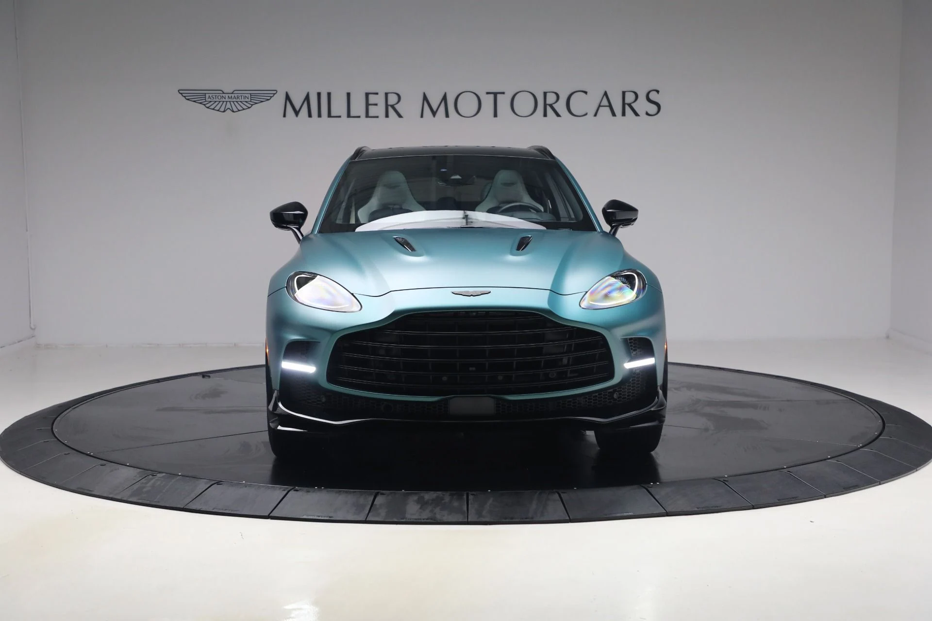 mph011_970449323_Used_2023_Aston_Martin_DBX_707_1787862808_4339995a89